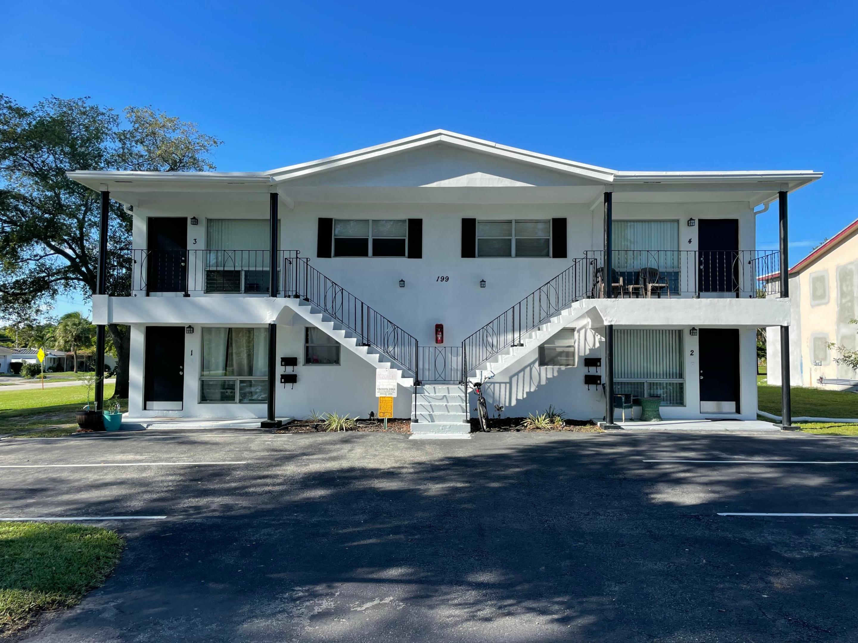 199 SW 15th Street 3