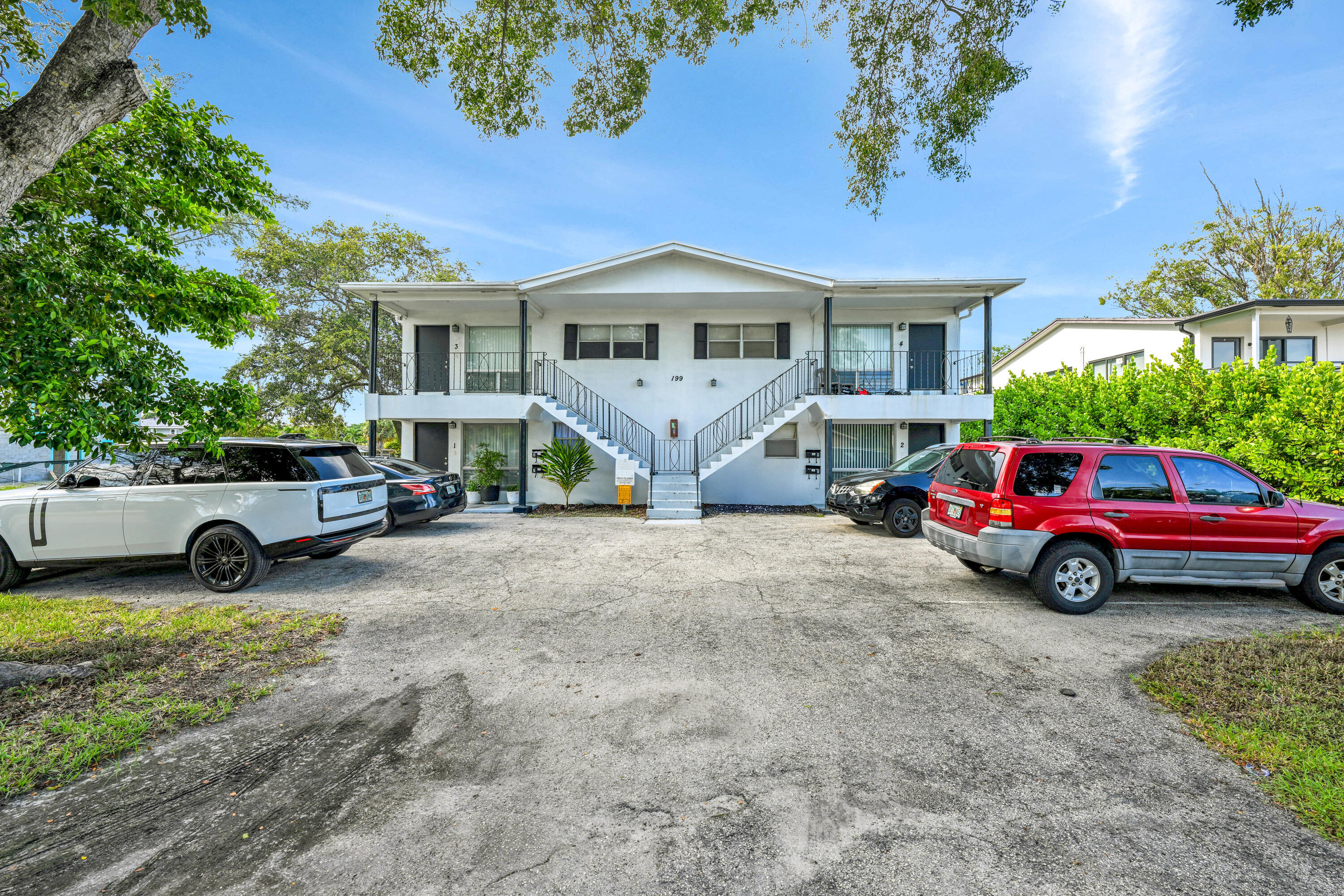 199 SW 15th Street 3