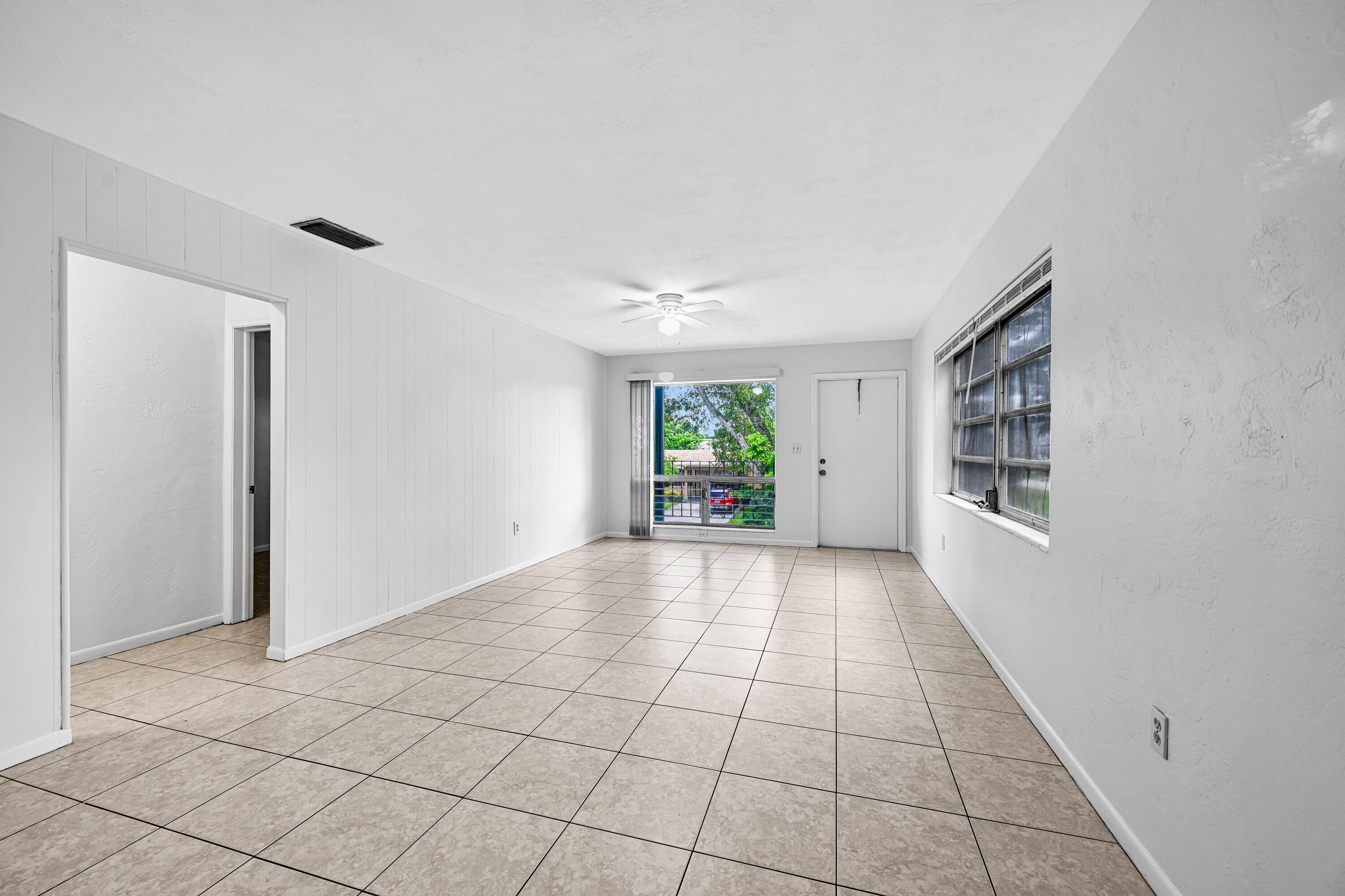 199 SW 15th Street 3
