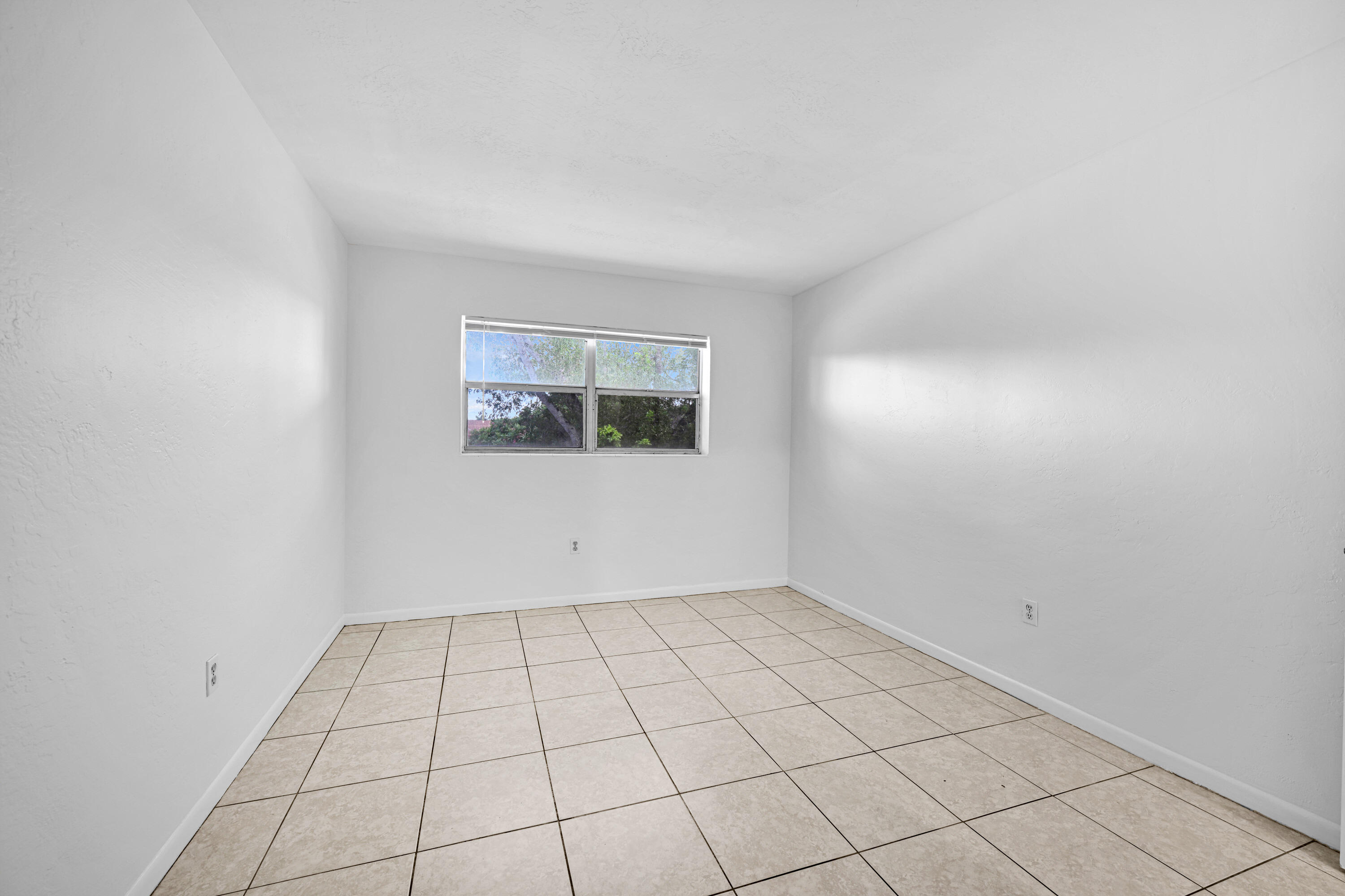 199 SW 15th Street 3