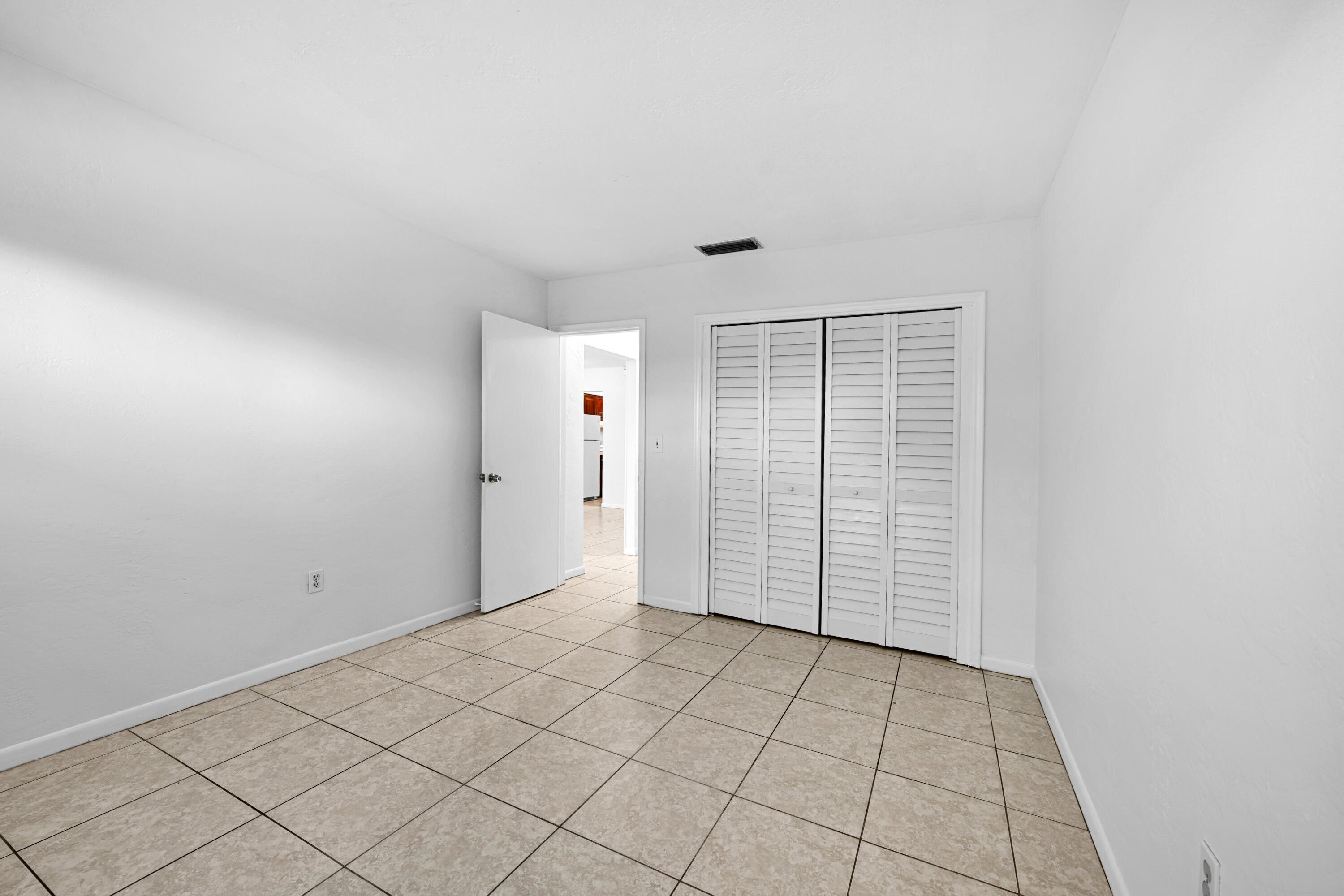 199 SW 15th Street 3