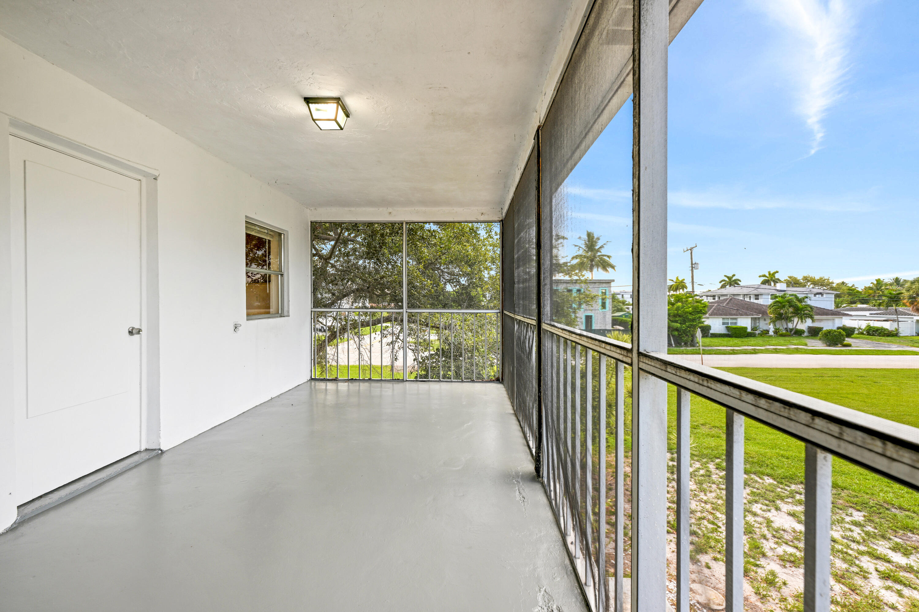 199 SW 15th Street 3
