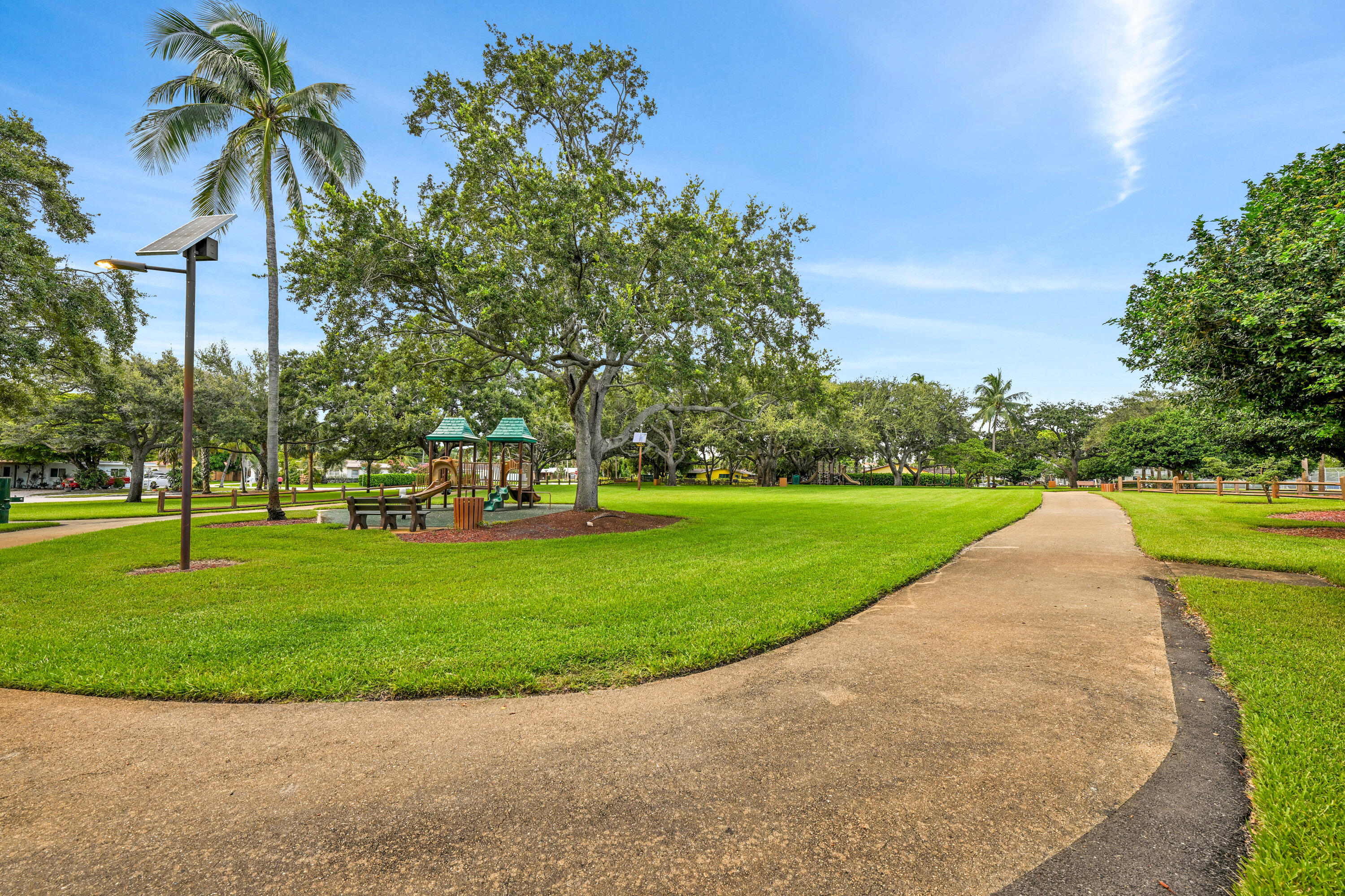 199 SW 15th Street 3