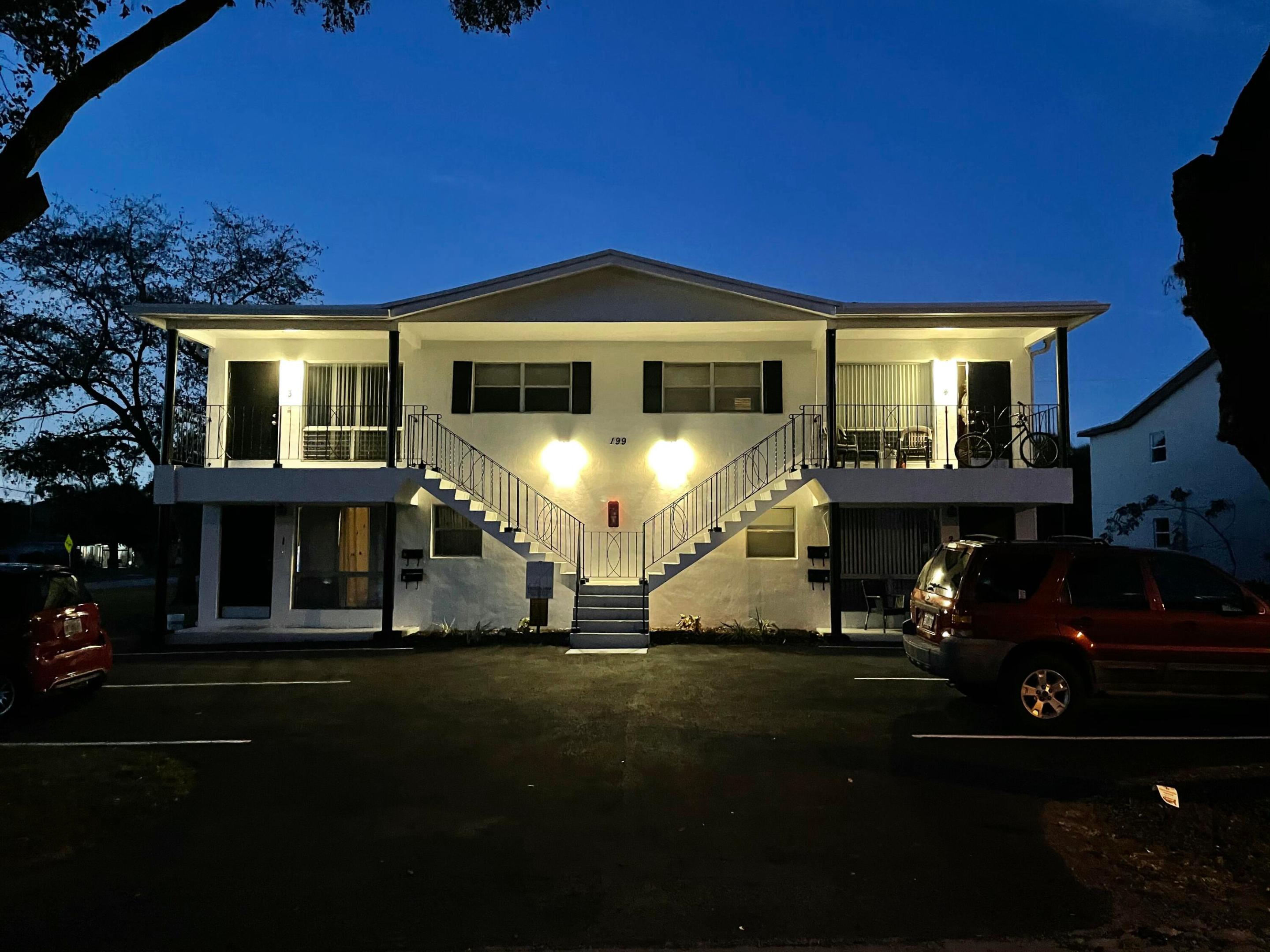 199 SW 15th Street 3