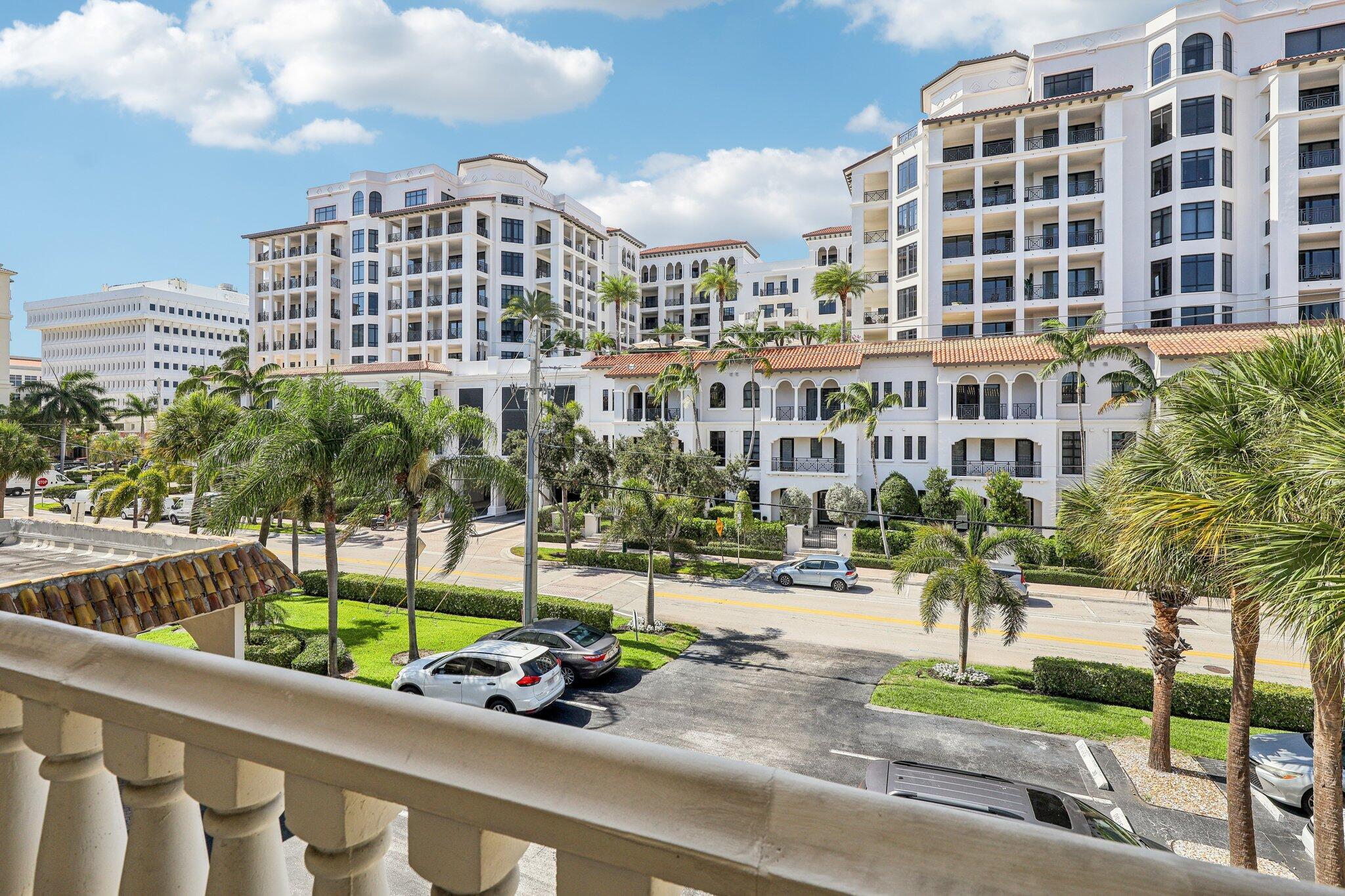 200 E Royal Palm Road 3040