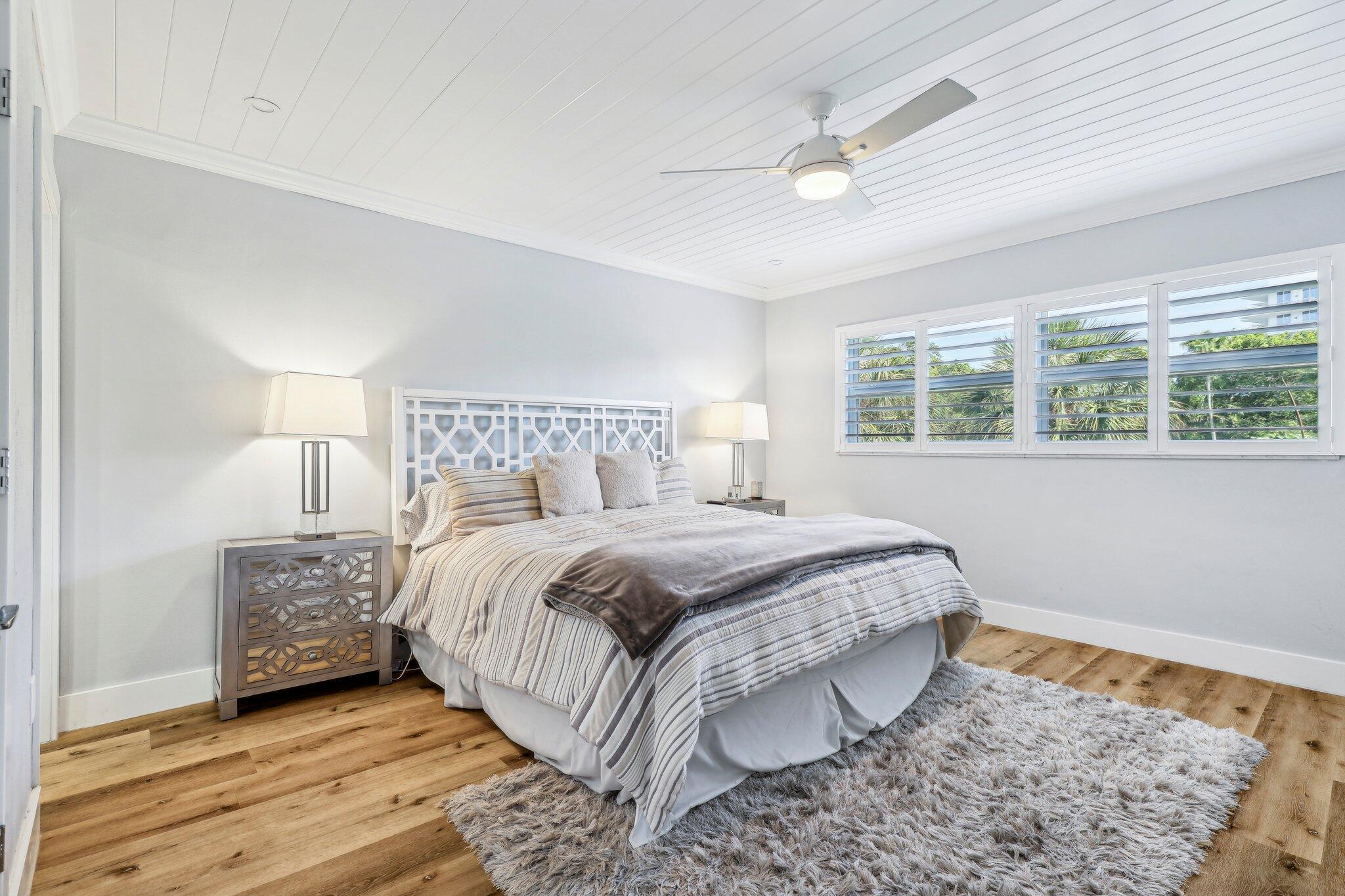 200 E Royal Palm Road 3040