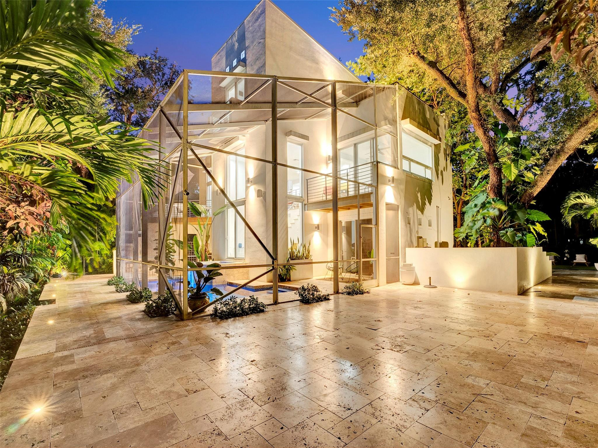 2300 Riverlane Ter