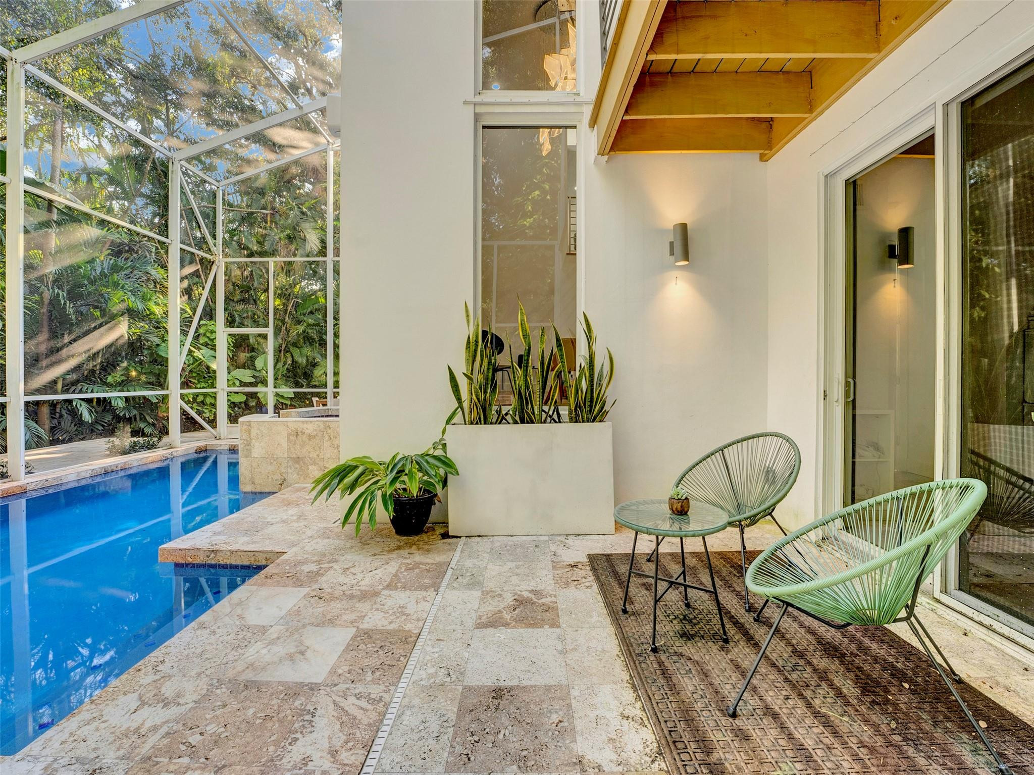 2300 Riverlane Ter