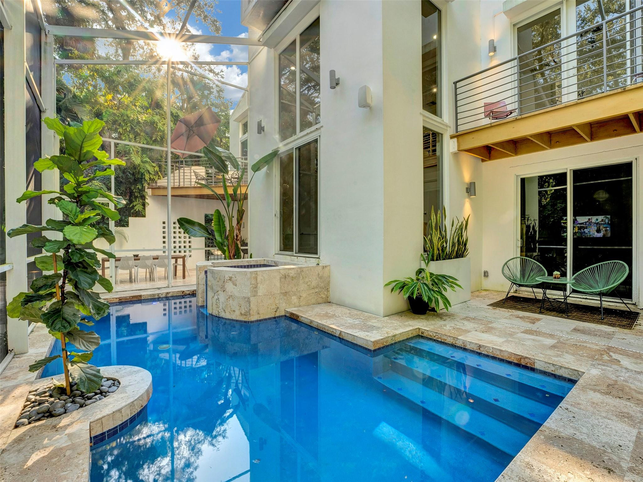 2300 Riverlane Ter