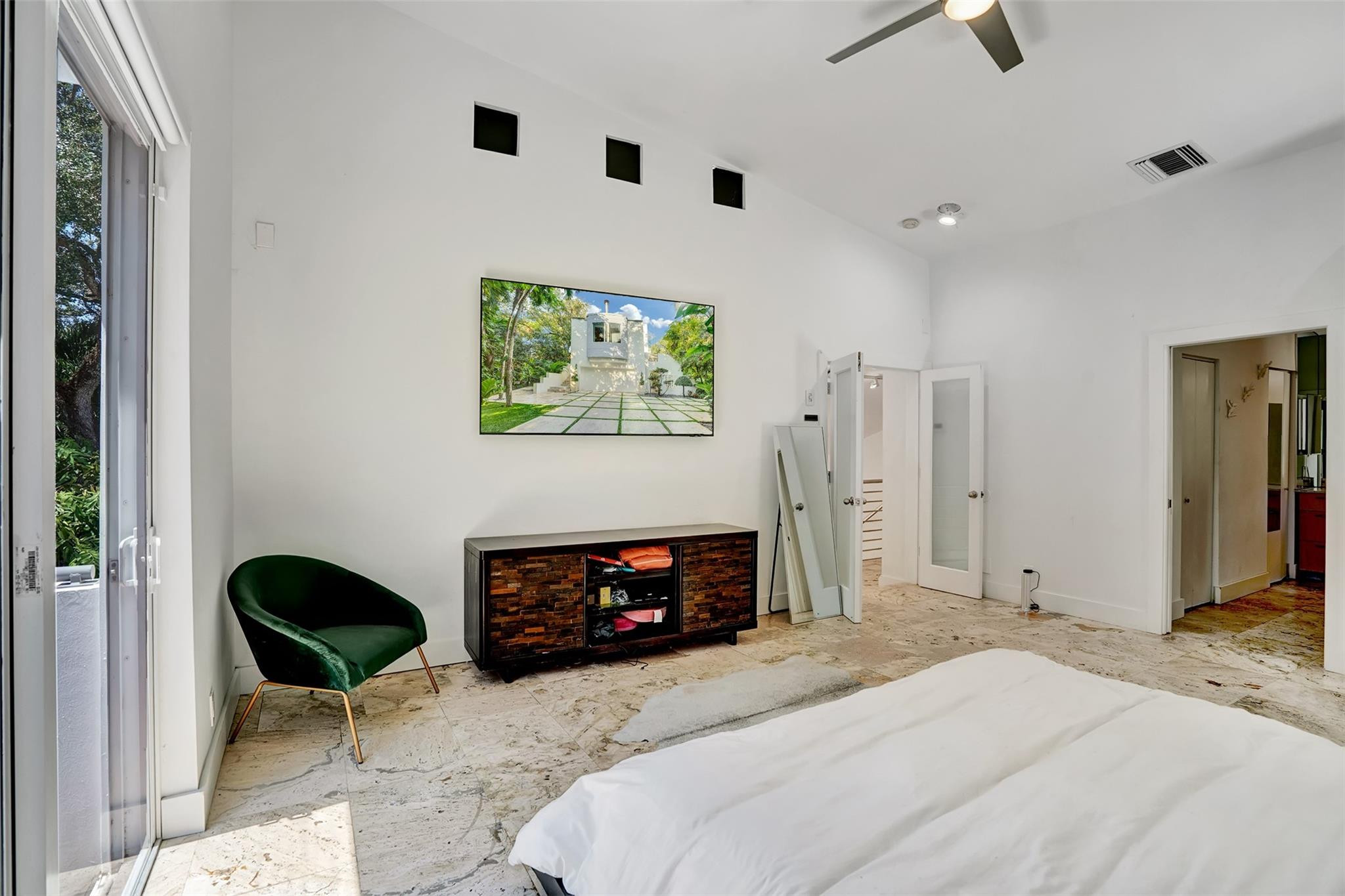 2300 Riverlane Ter