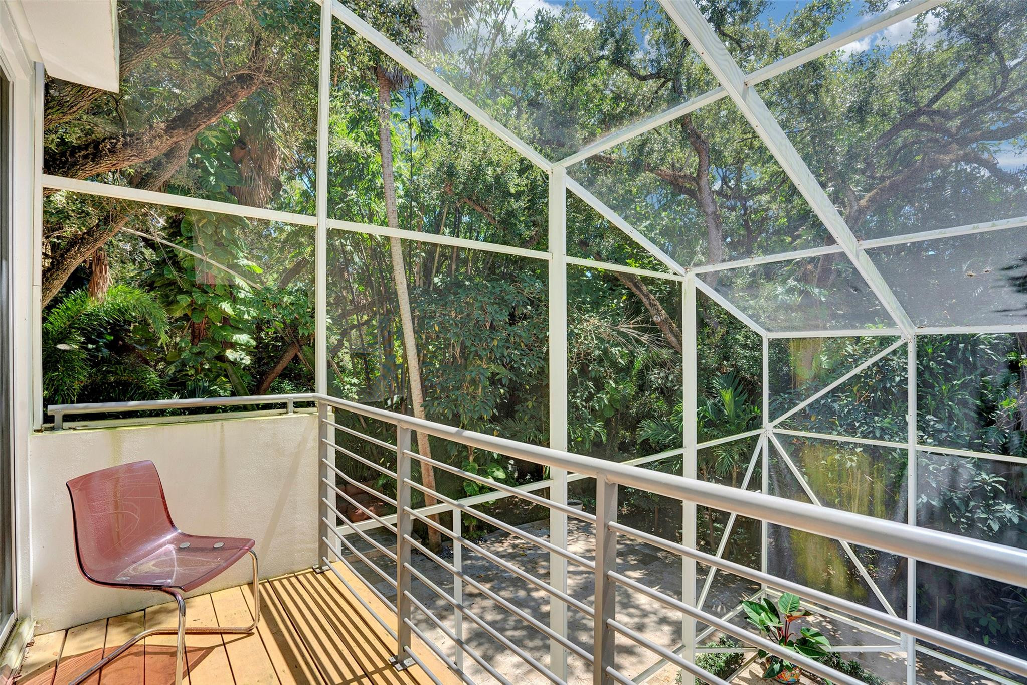 2300 Riverlane Ter