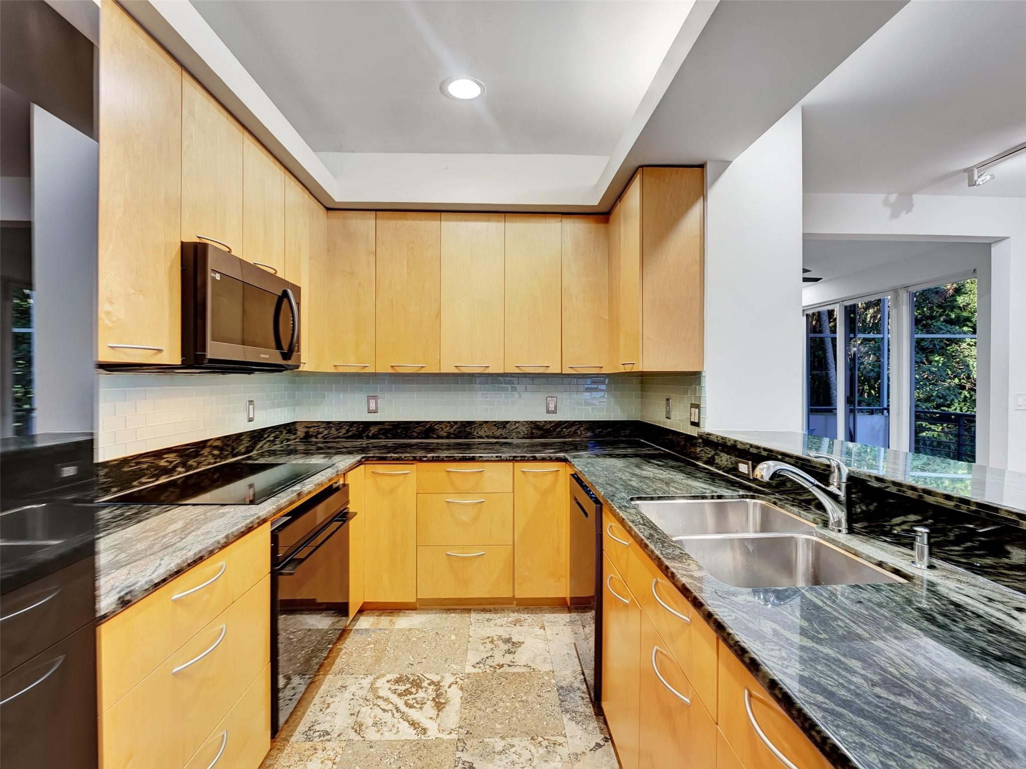 2300 Riverlane Ter