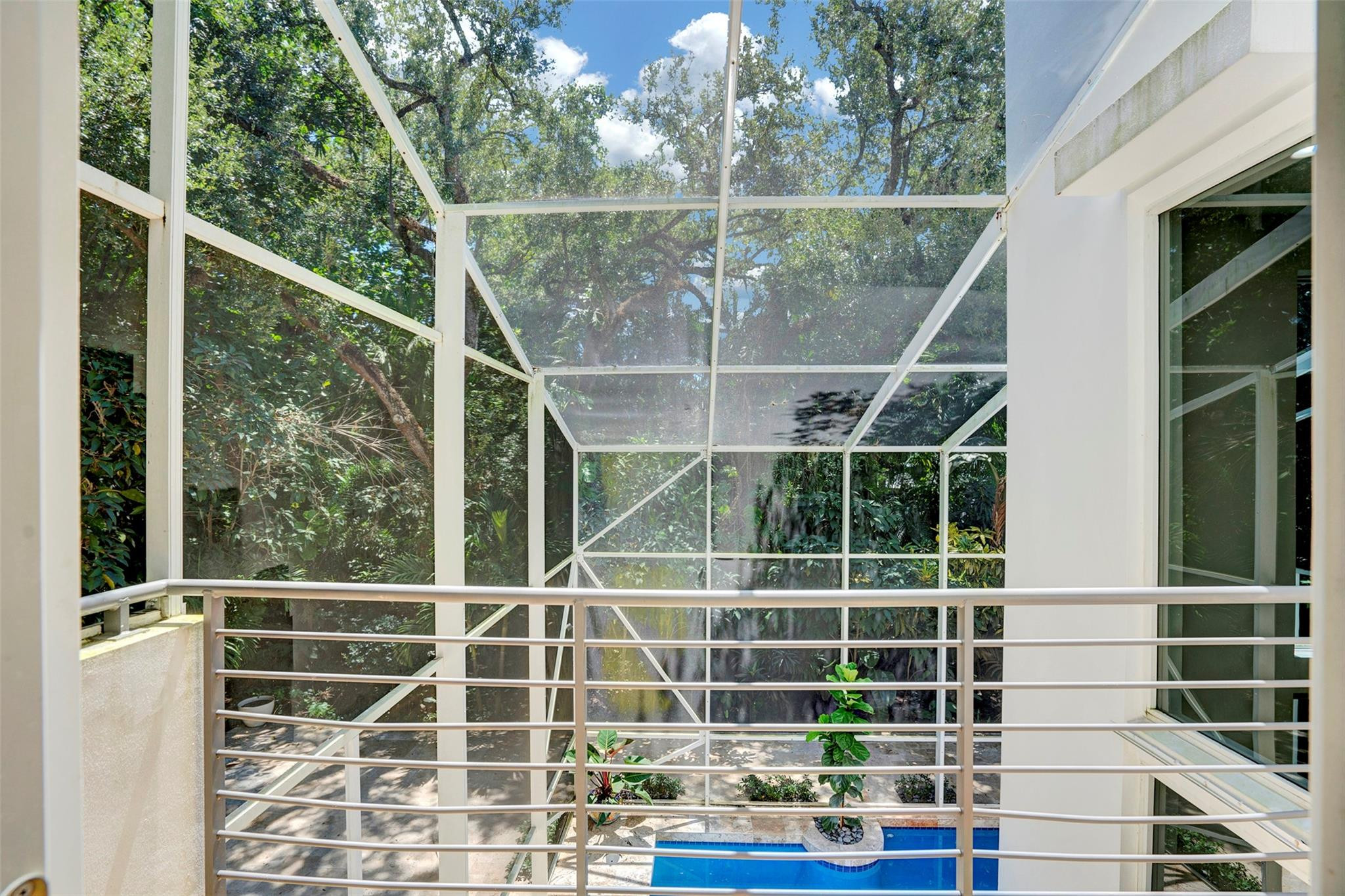 2300 Riverlane Ter