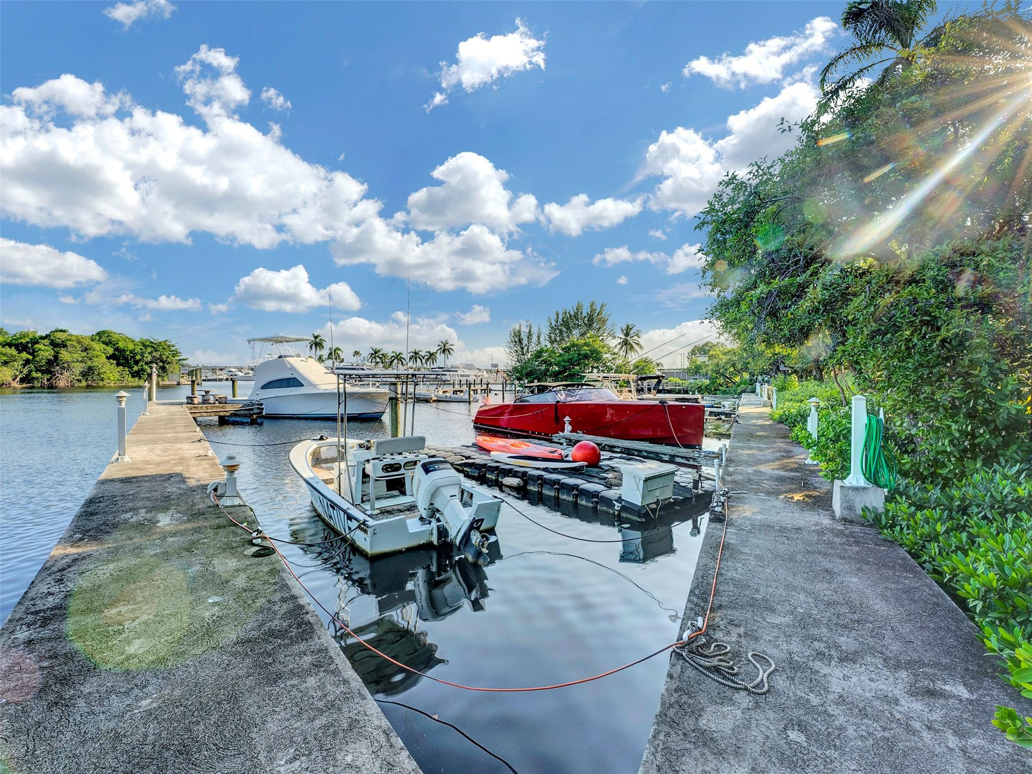 2300 Riverlane Ter