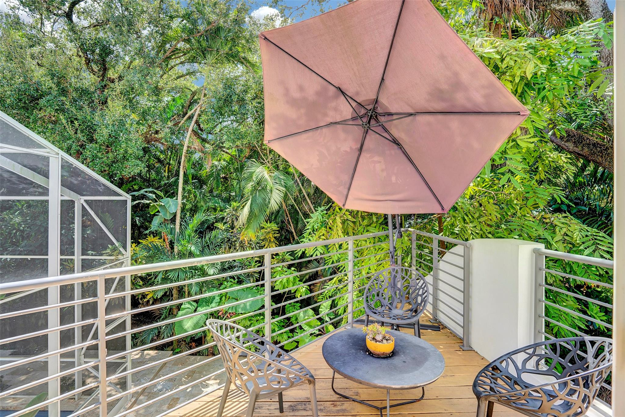 2300 Riverlane Ter