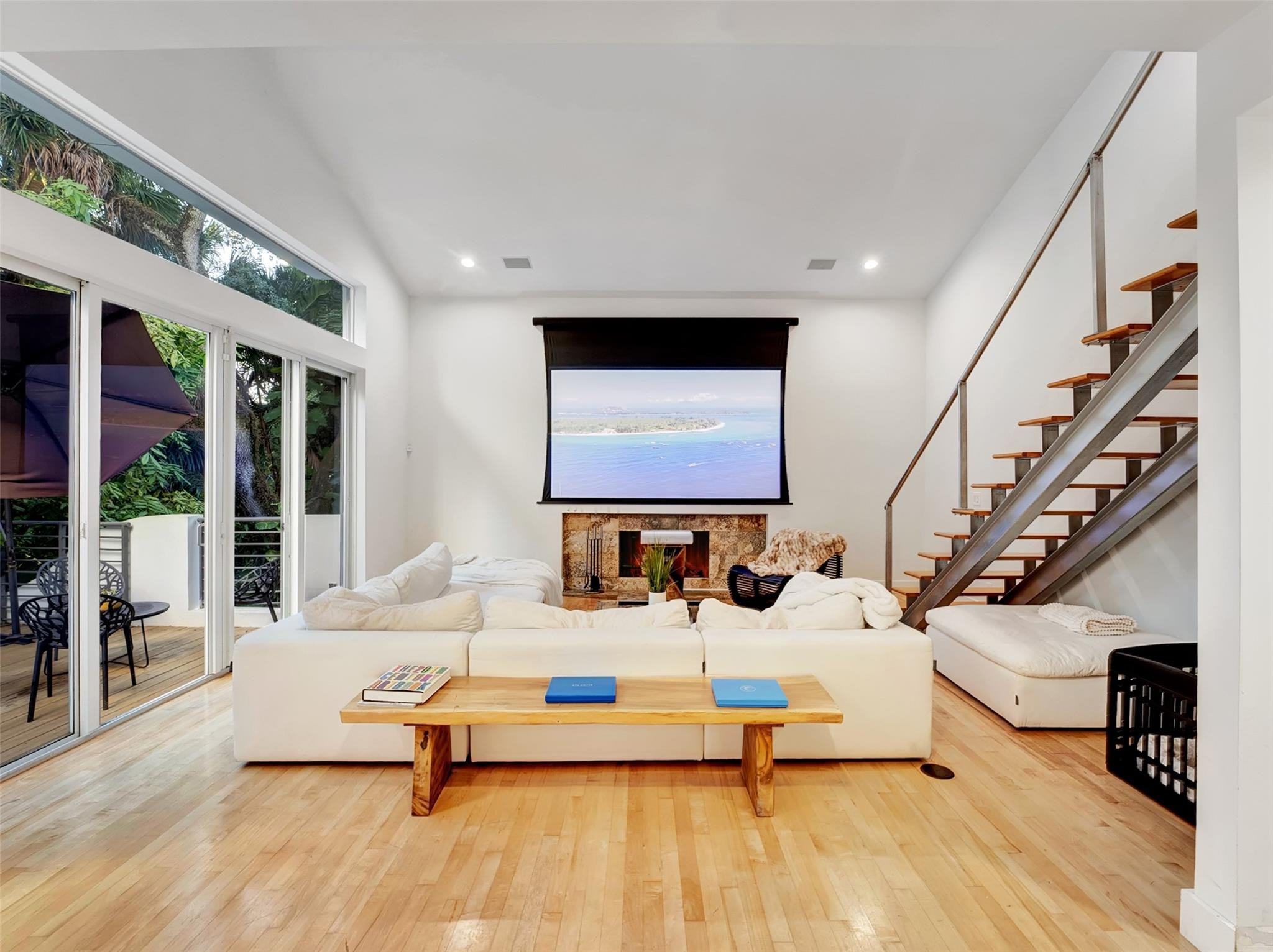 2300 Riverlane Ter