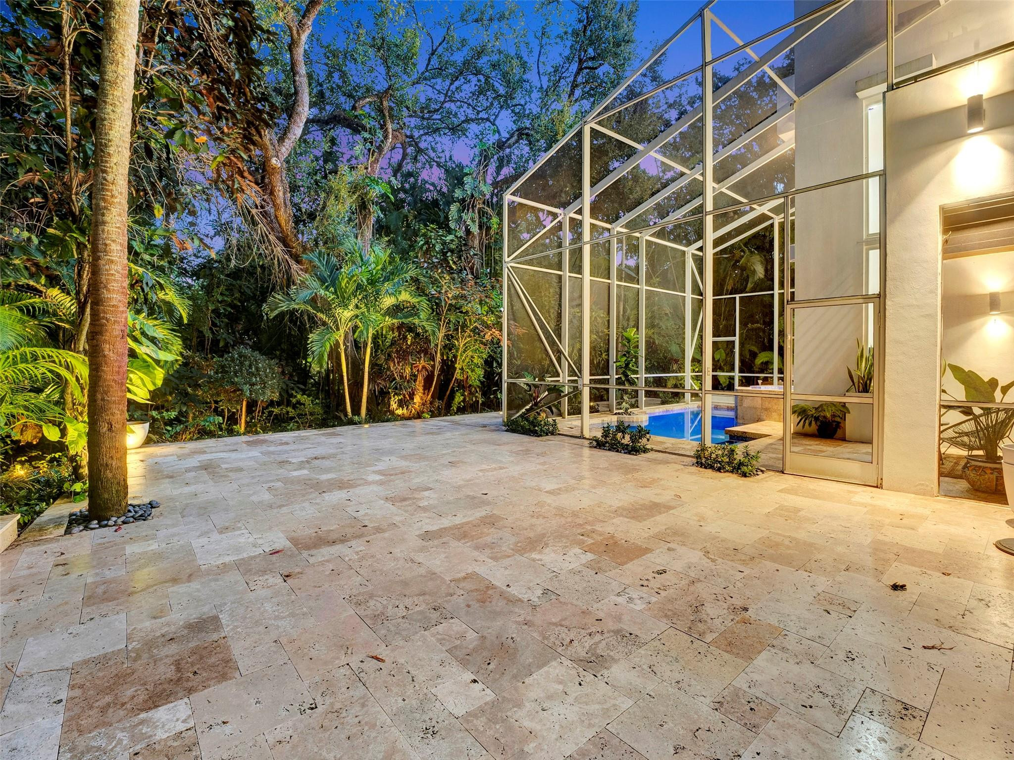 2300 Riverlane Ter