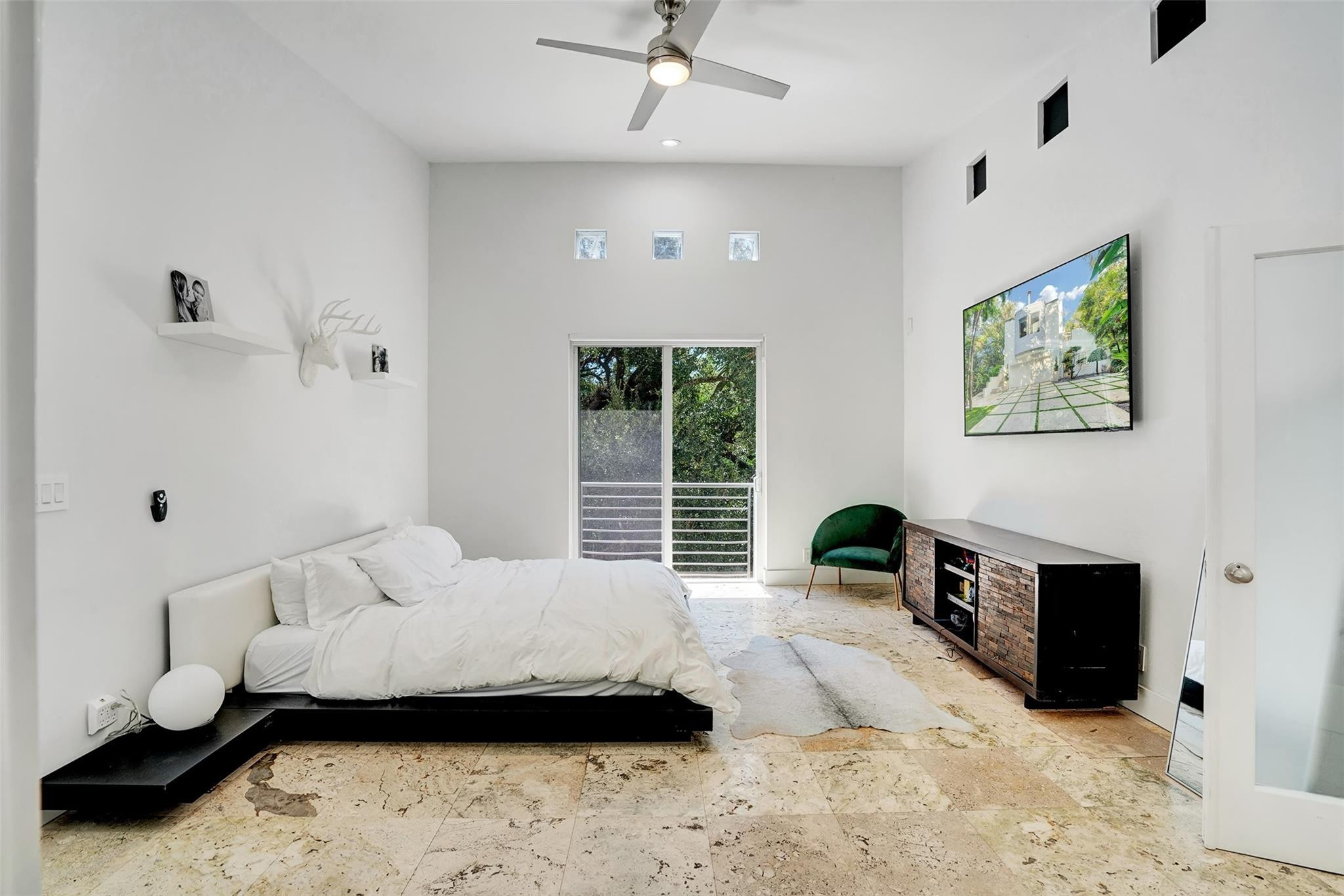 2300 Riverlane Ter