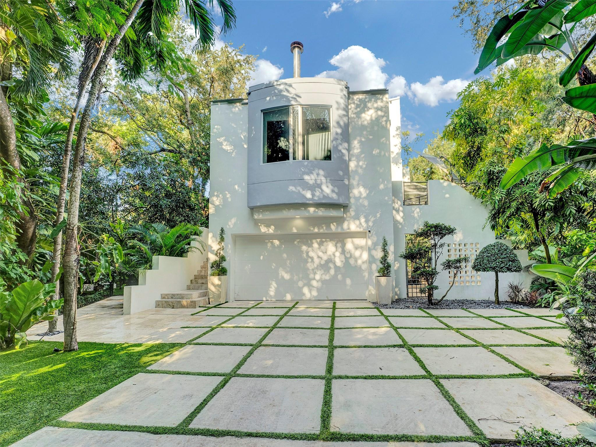2300 Riverlane Ter