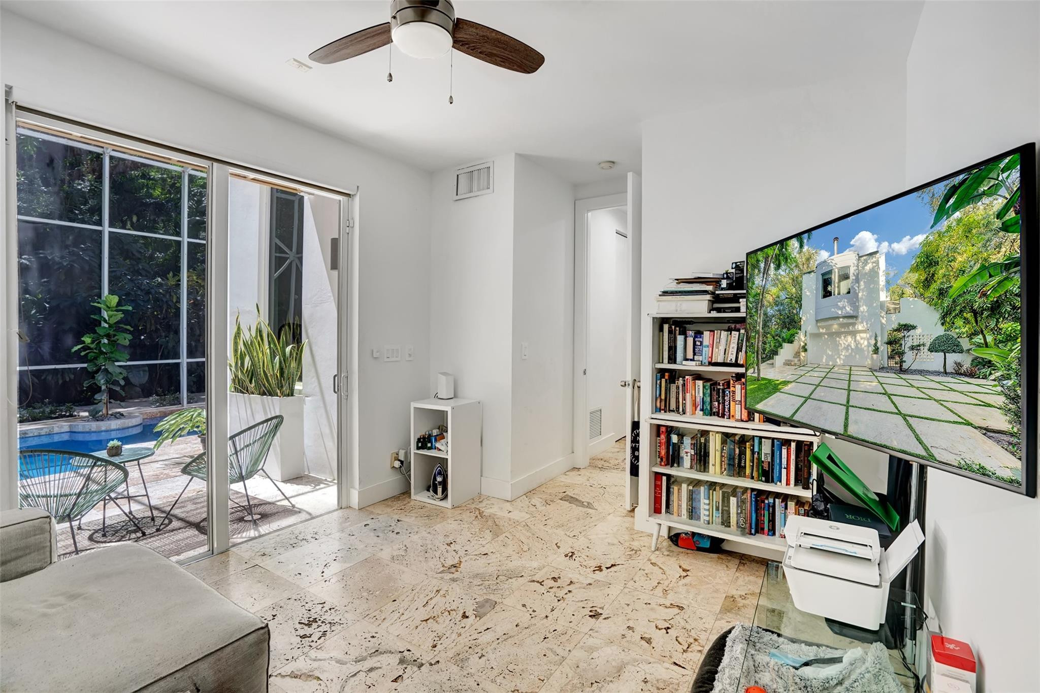 2300 Riverlane Ter