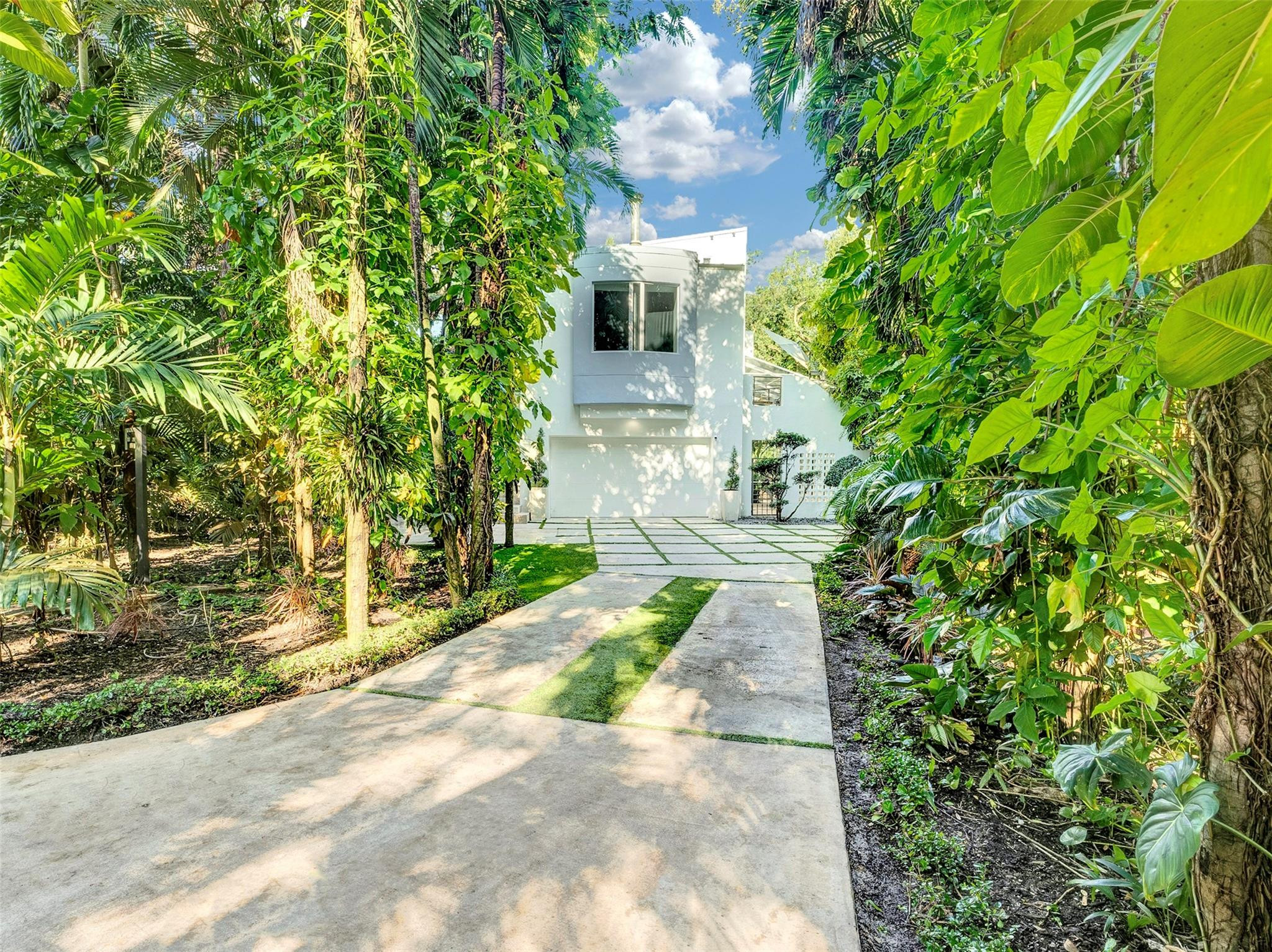 2300 Riverlane Ter