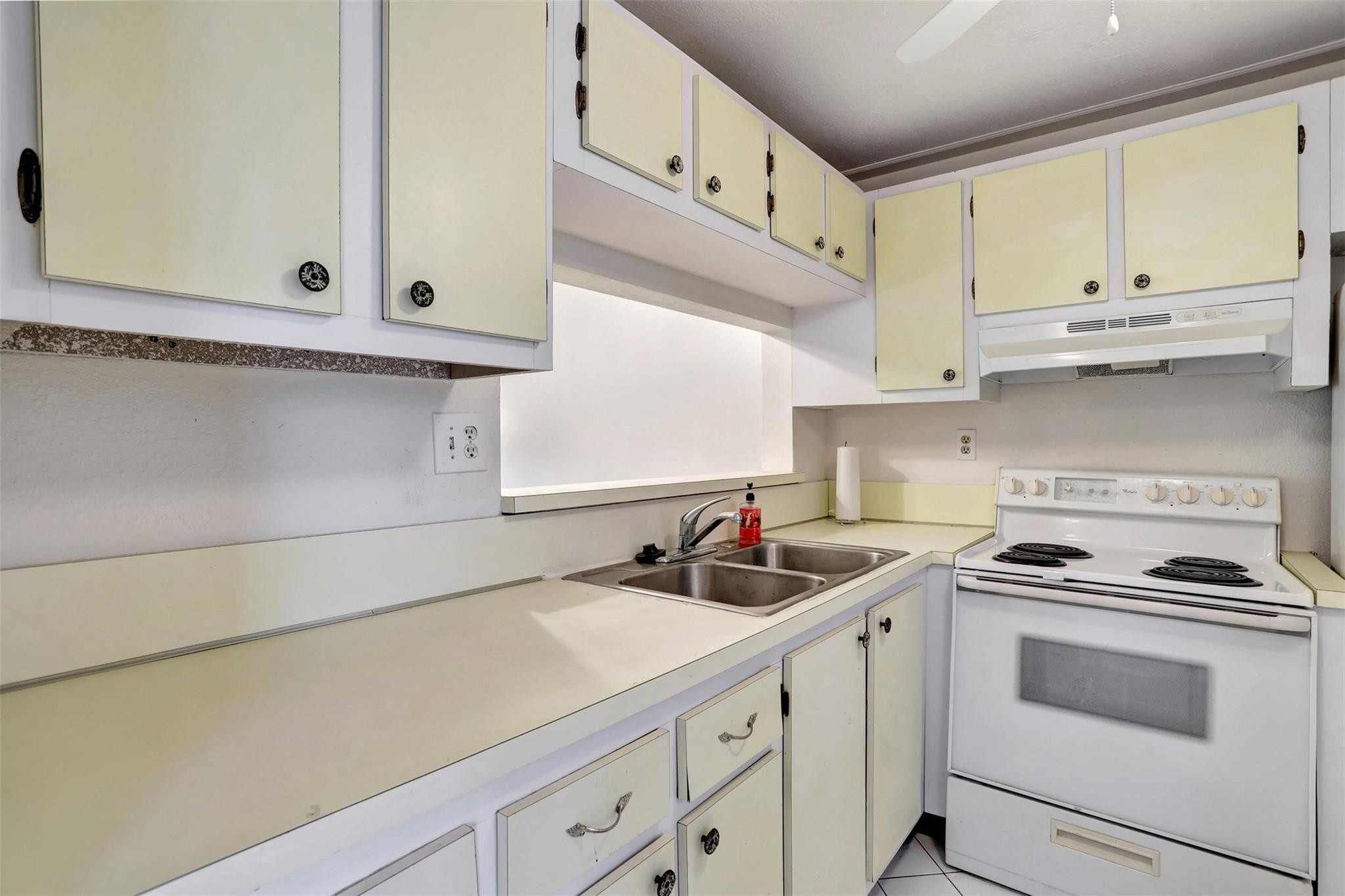 9151 Lime Bay Boulevard 302, Tamarac Unit: 302