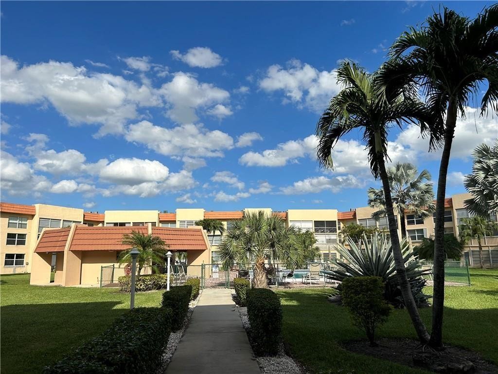 6650 Royal Palm Blvd 304C