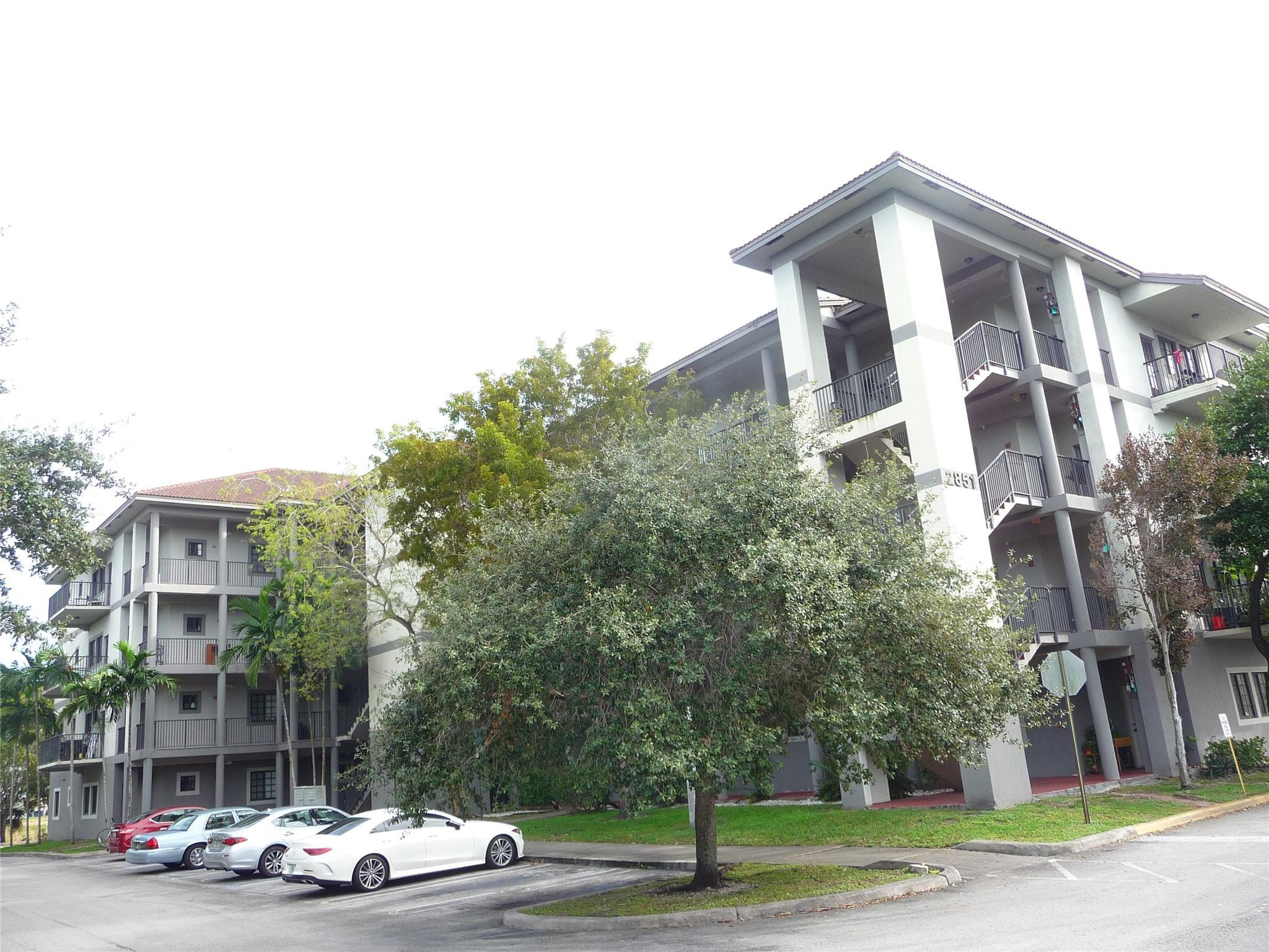 2851 Riverside Dr 205N