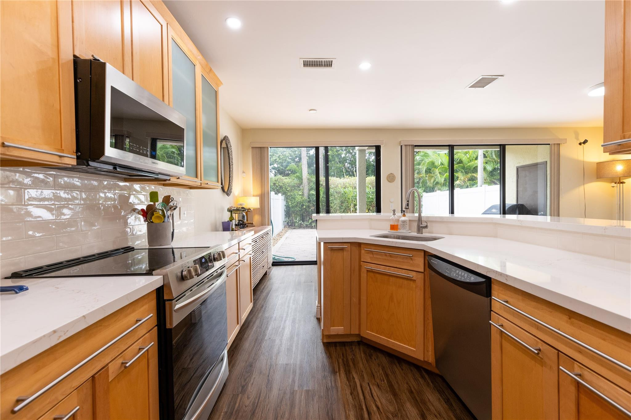 5698 Santiago Cir
