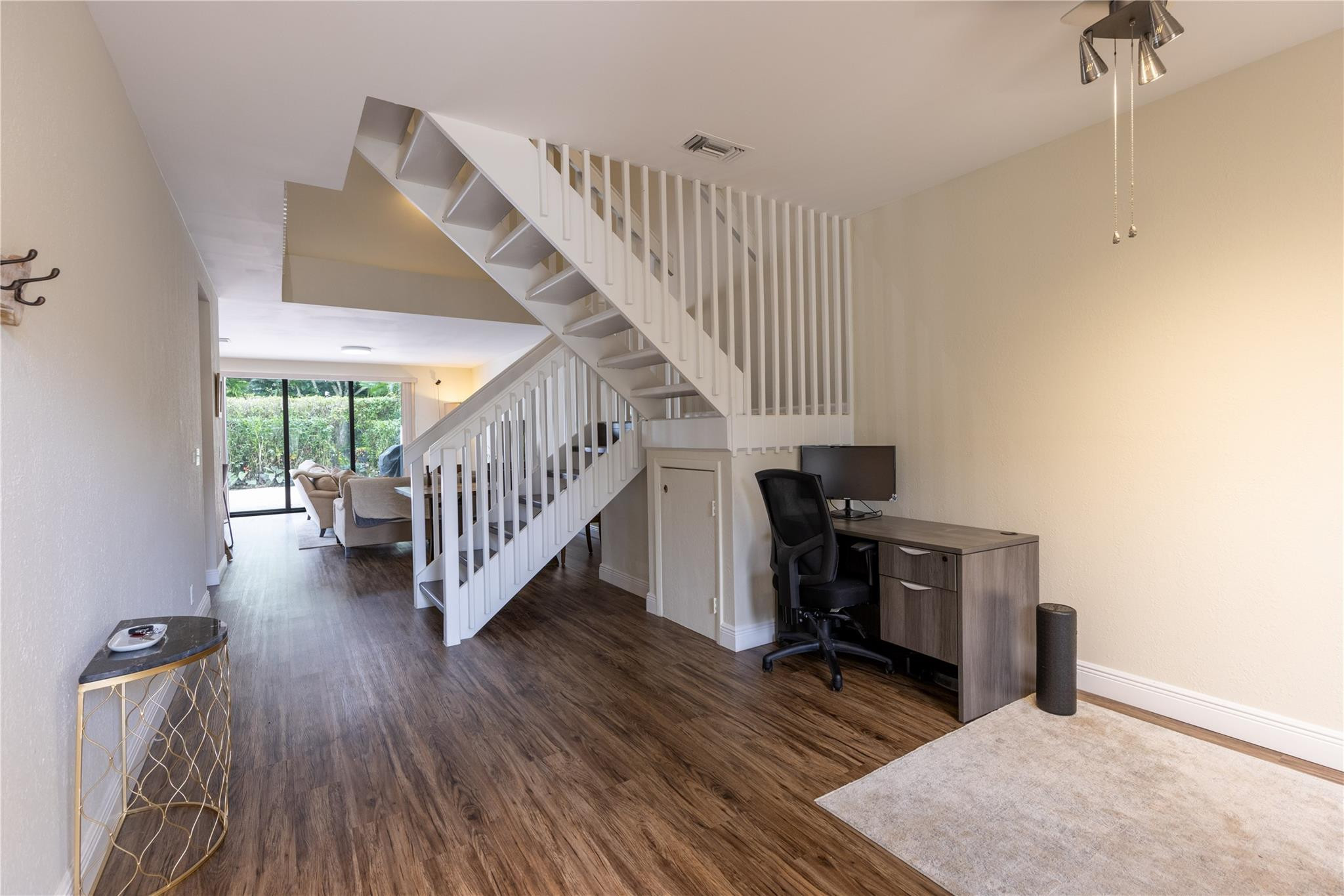 5698 Santiago Cir