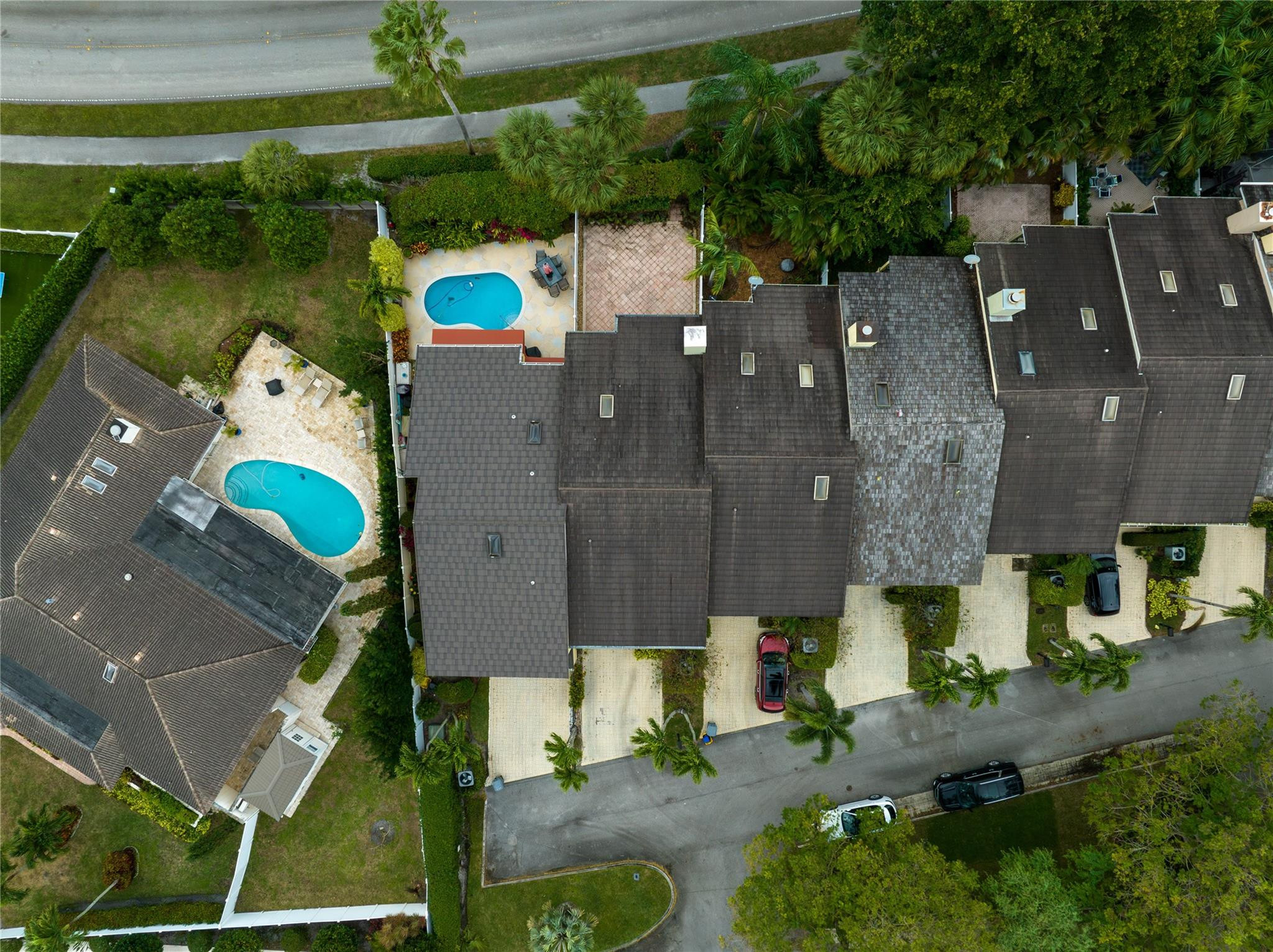 5698 Santiago Cir