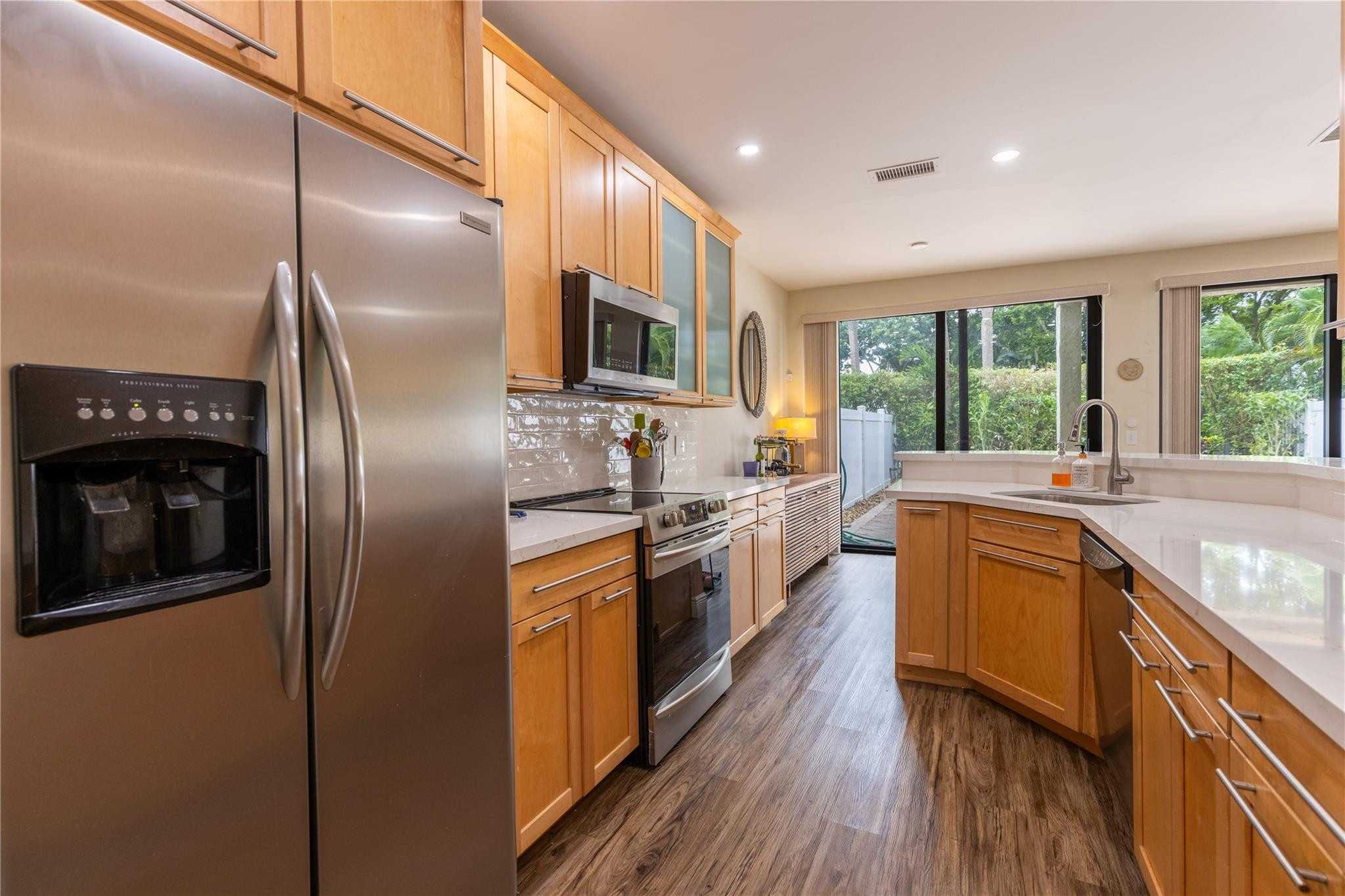 5698 Santiago Cir