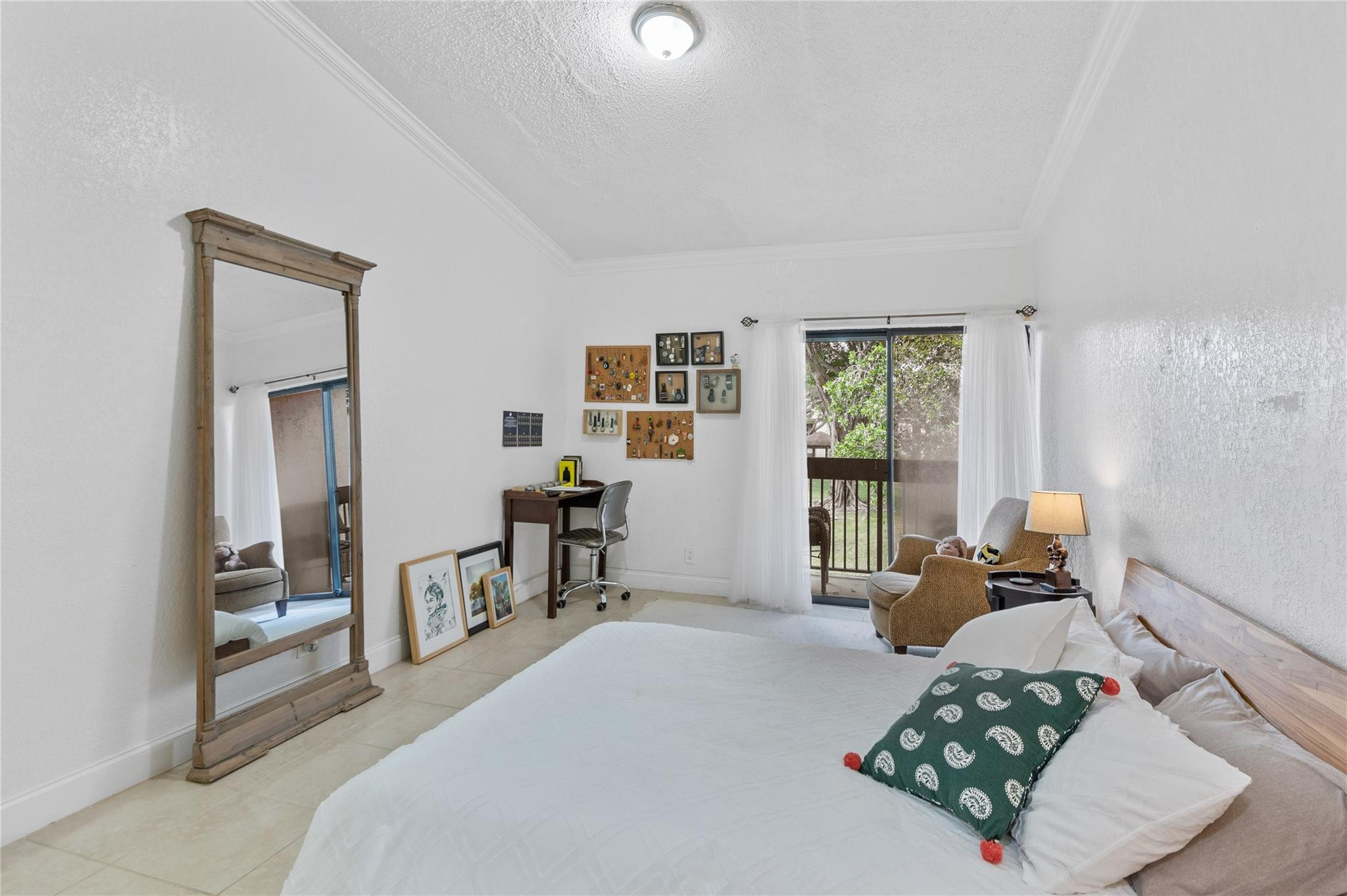 1905 SW 15 ST Apt 6