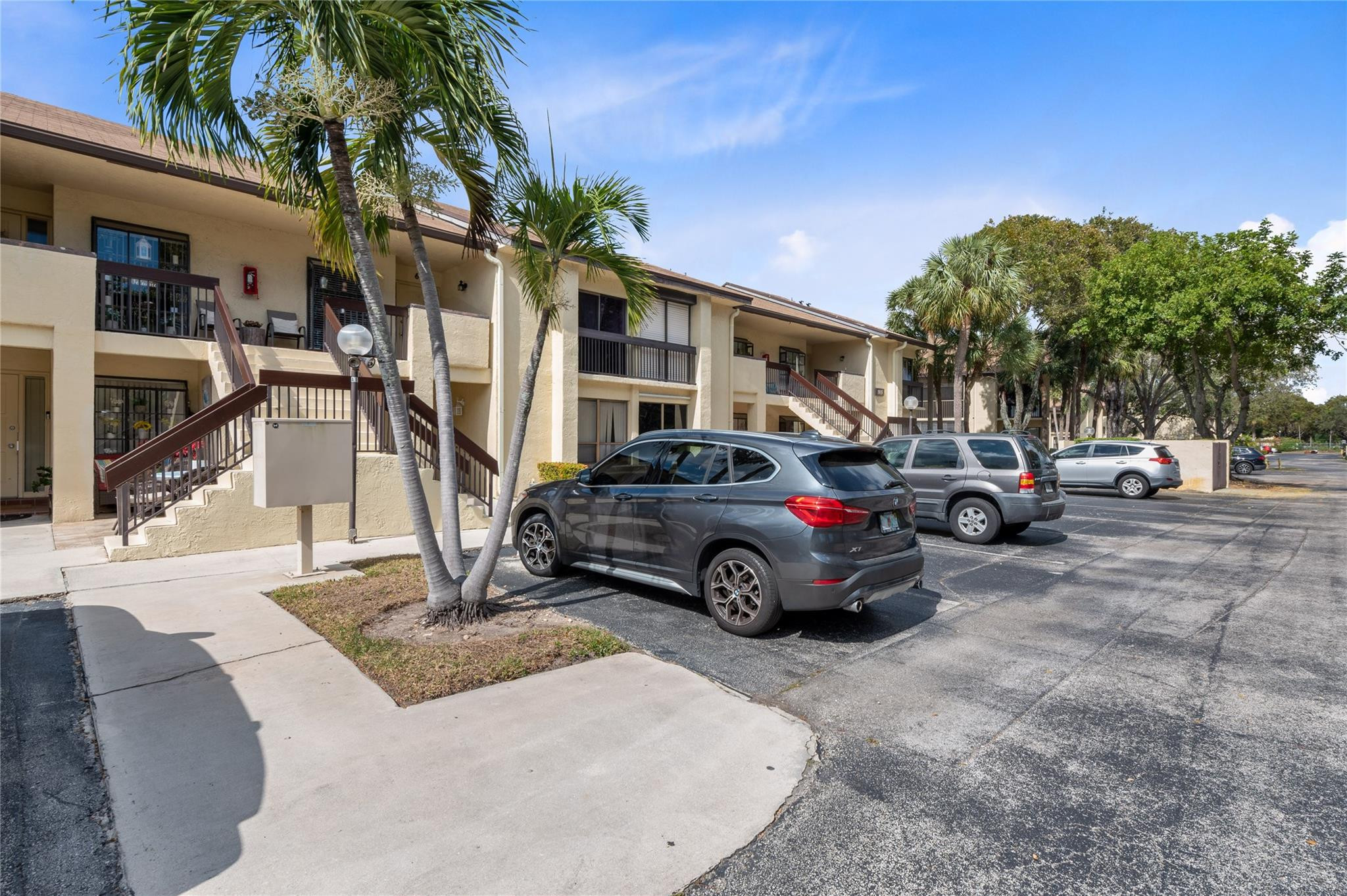 1905 SW 15 ST Apt 6