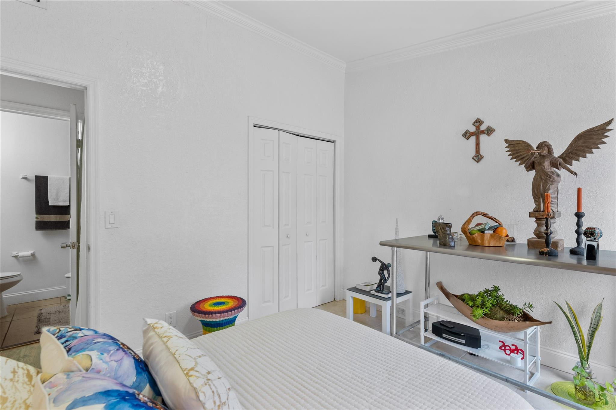 1905 SW 15 ST Apt 6
