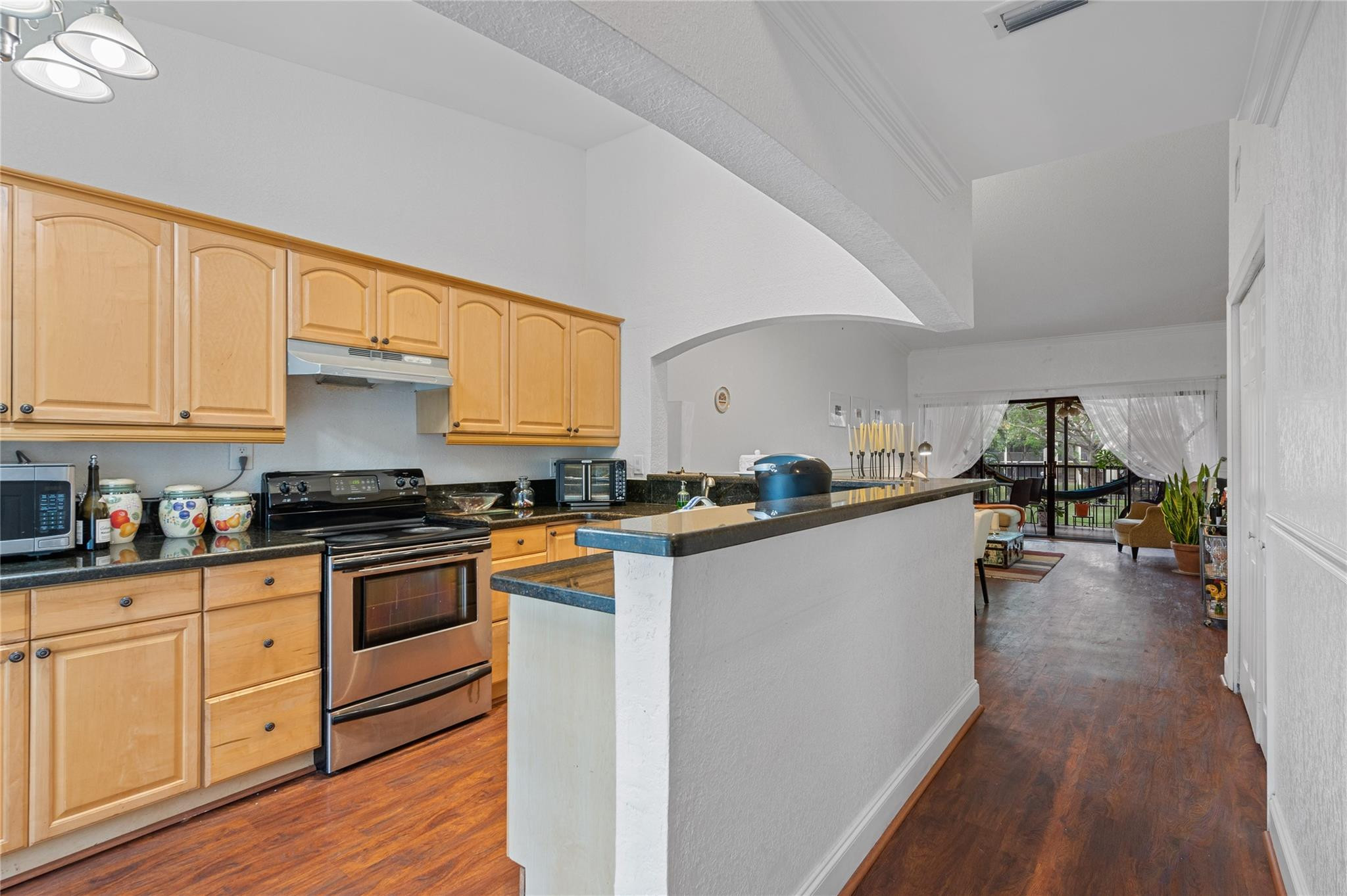 1905 SW 15 ST Apt 6