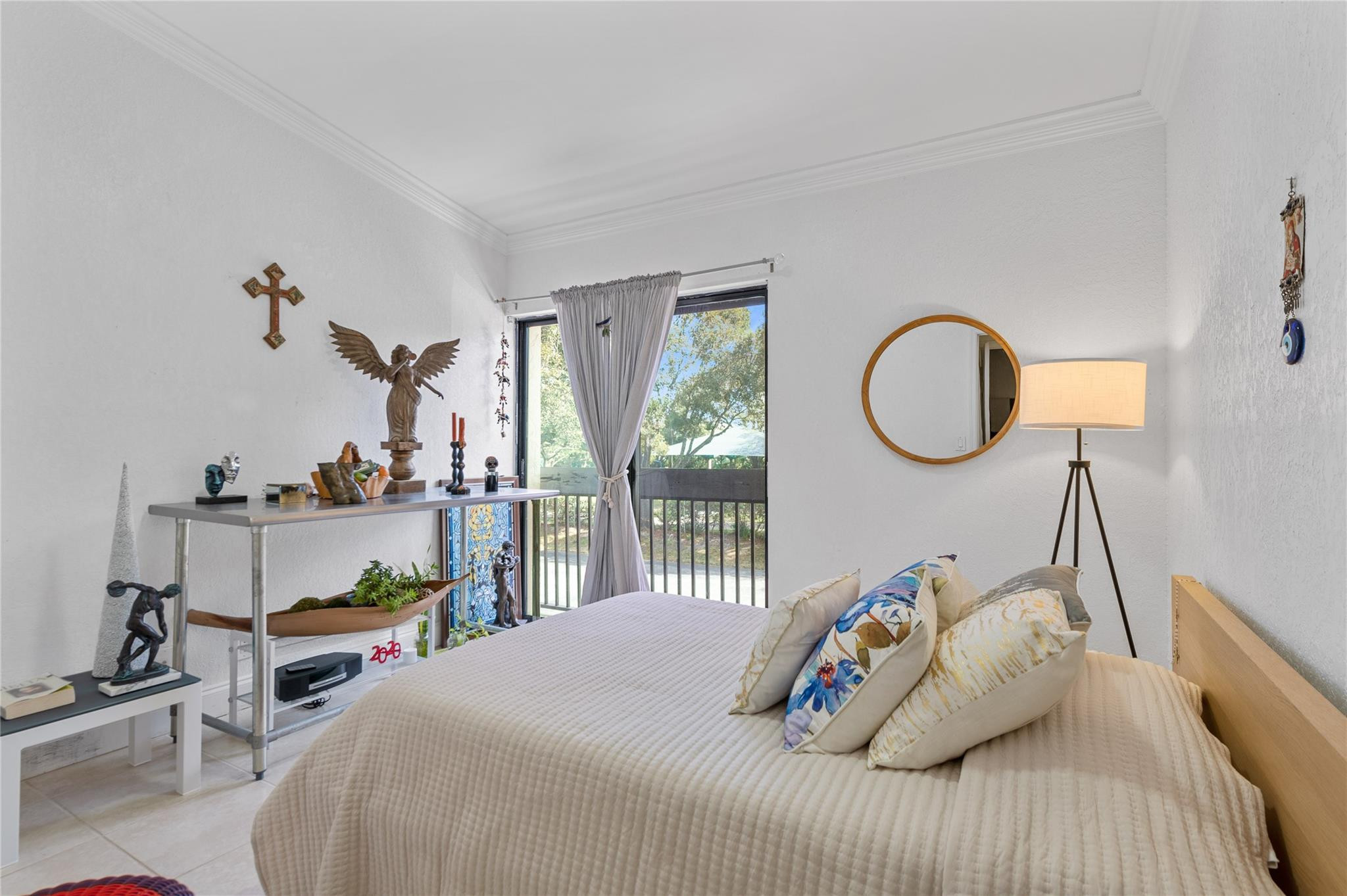 1905 SW 15 ST Apt 6