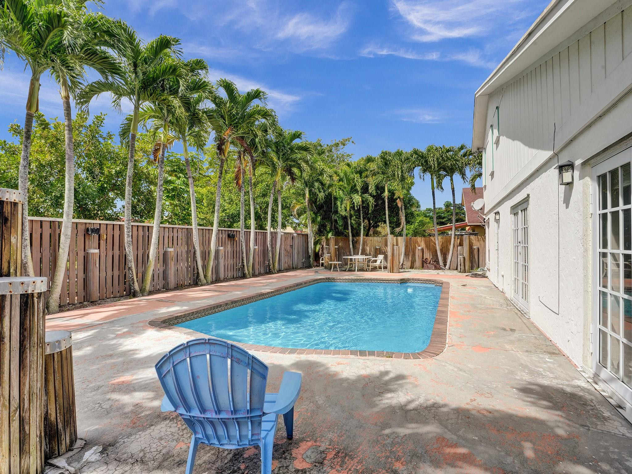 4024 NW 1st Pl
