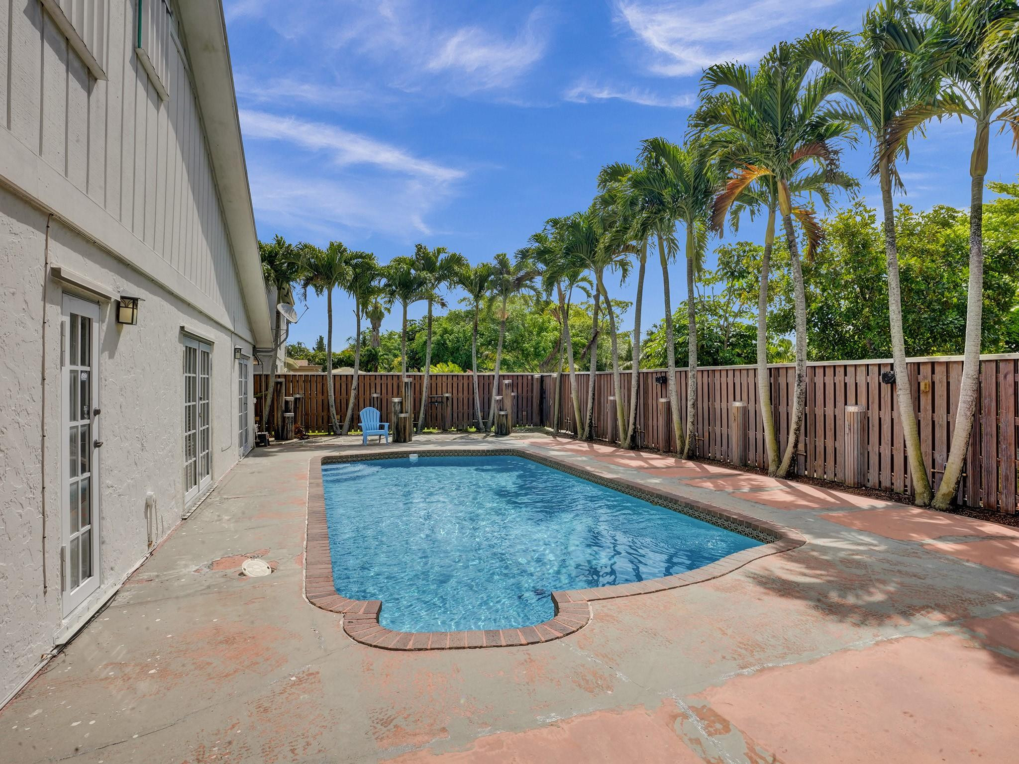 4024 NW 1st Pl