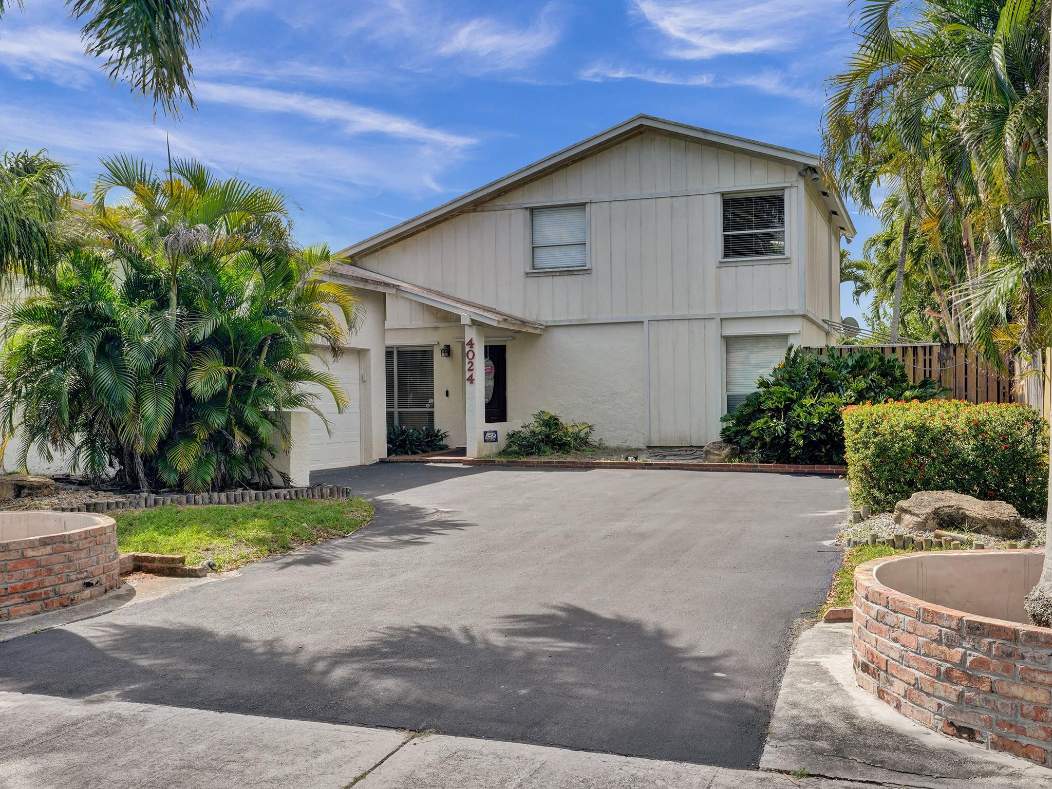 4024 NW 1st Pl
