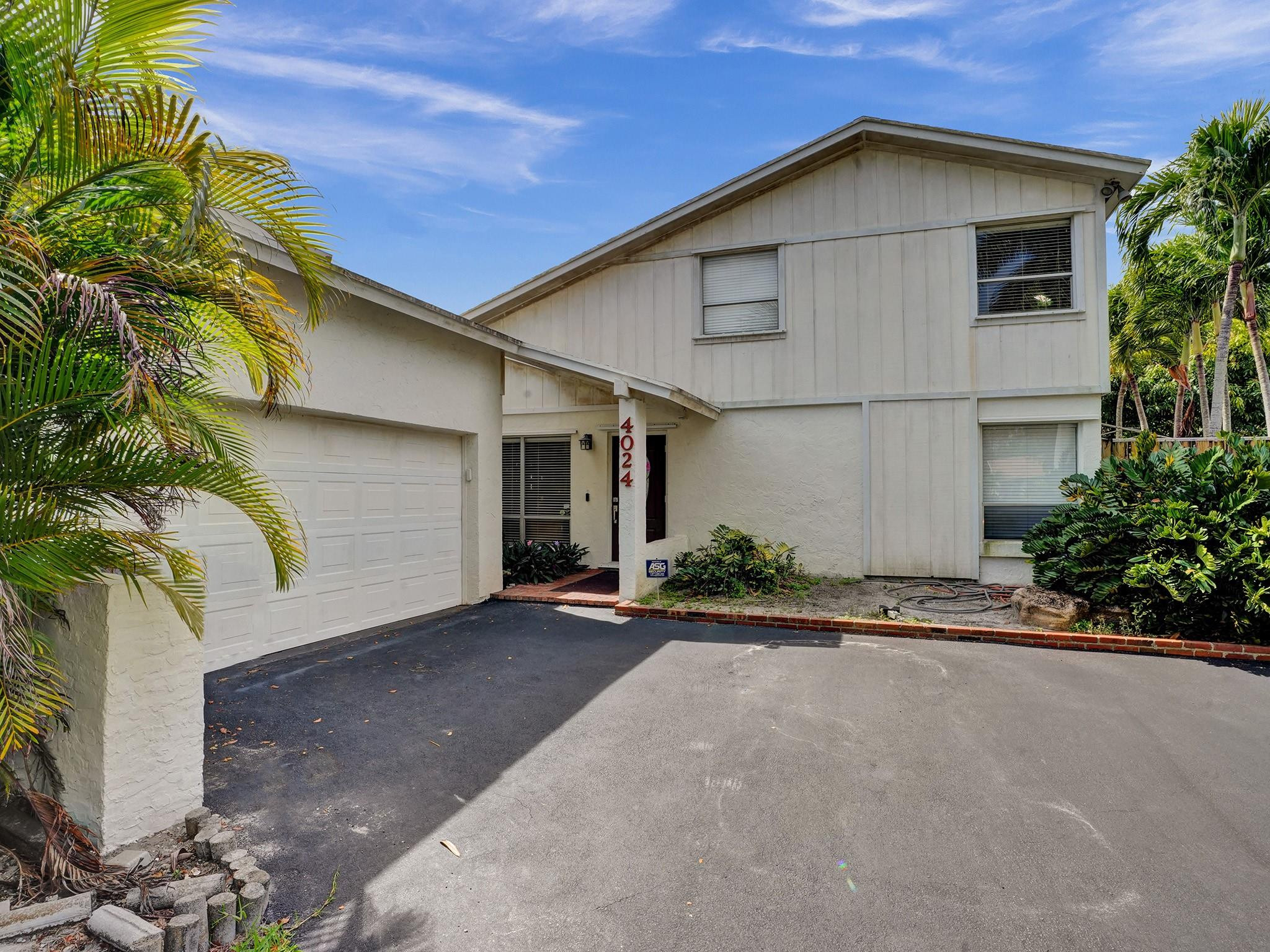 4024 NW 1st Pl