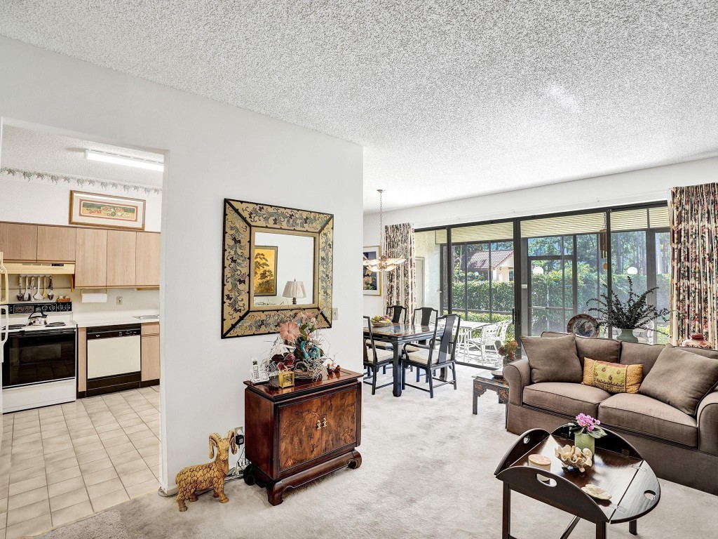 5790 Coach House Cir C