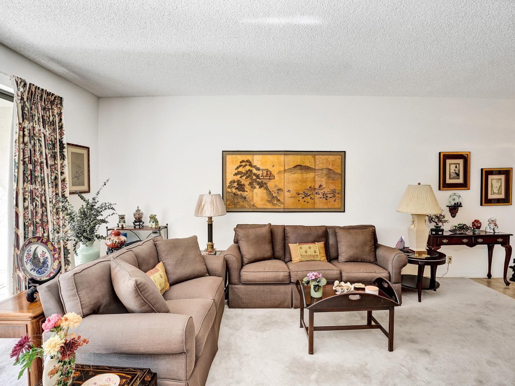 5790 Coach House Cir C