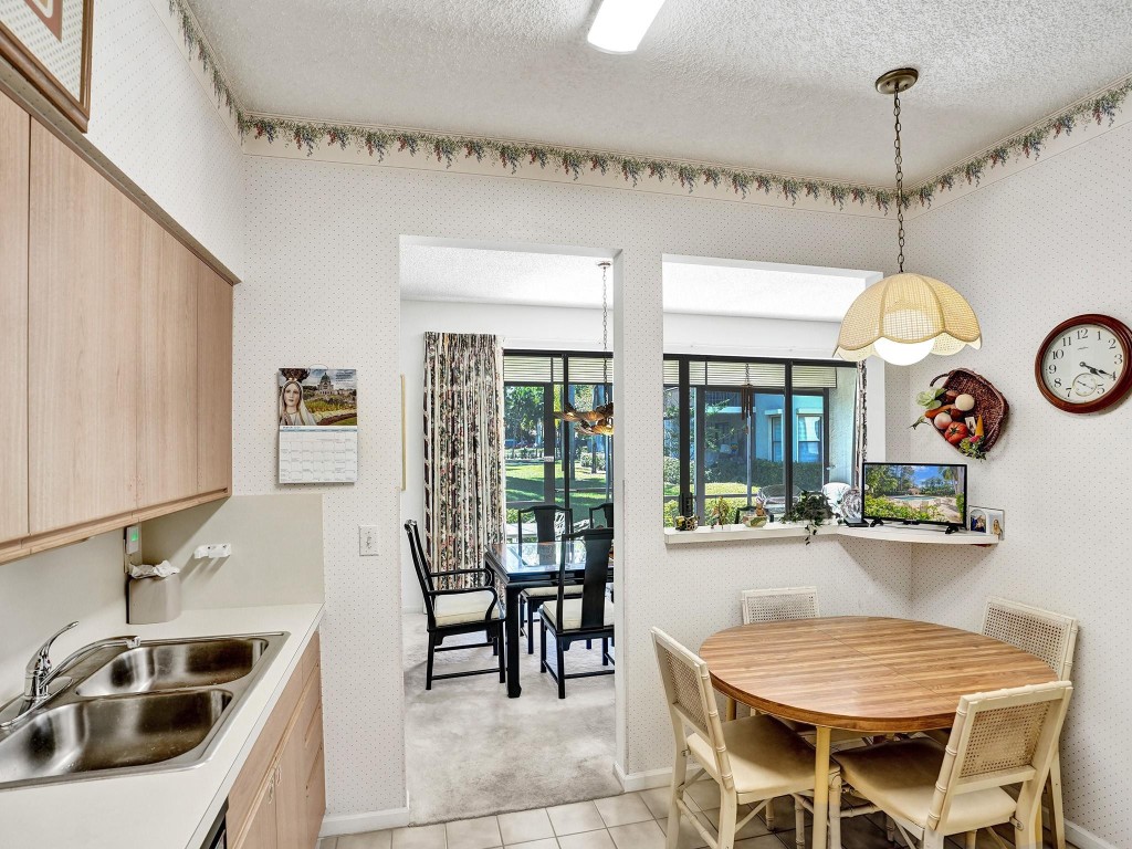 5790 Coach House Cir C