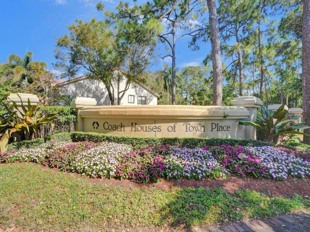 5790 Coach House Cir C