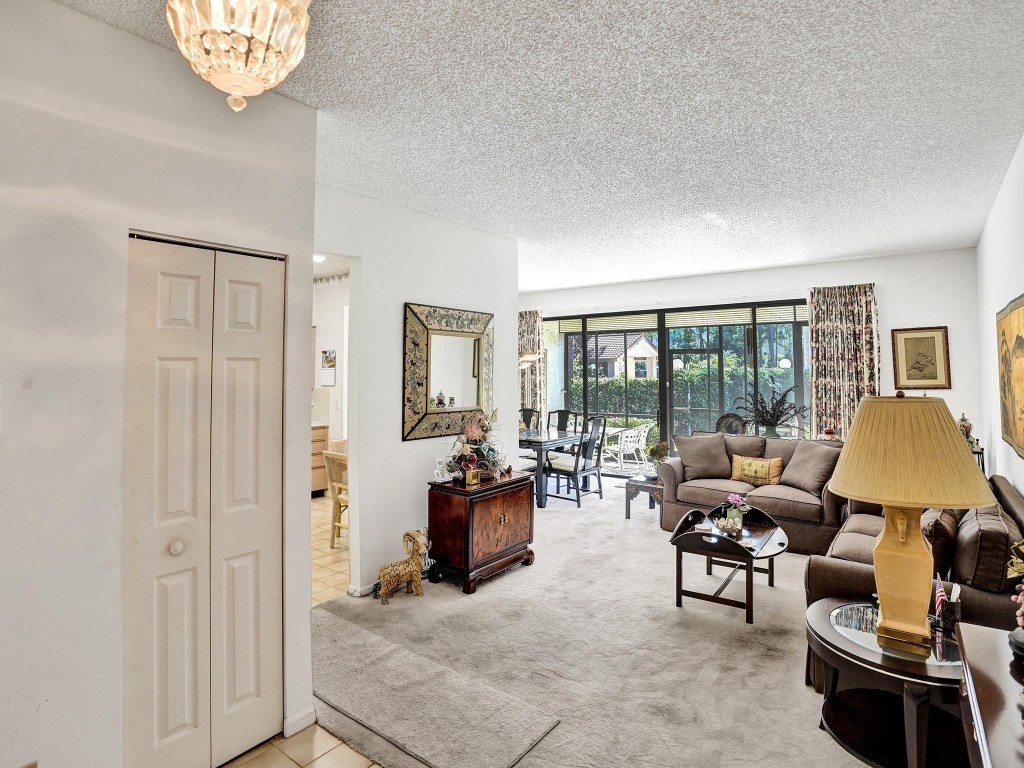 5790 Coach House Cir C