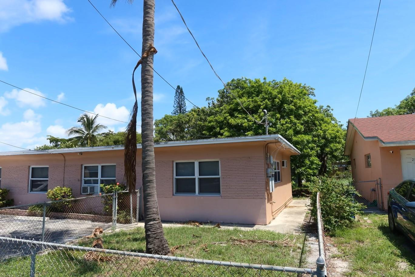 205 SE 10th St