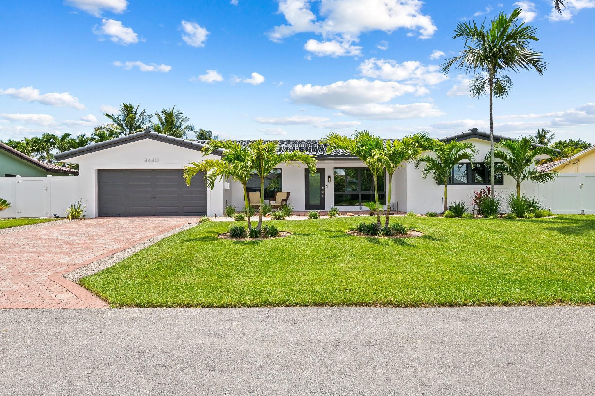 4440 NE 27th Ter