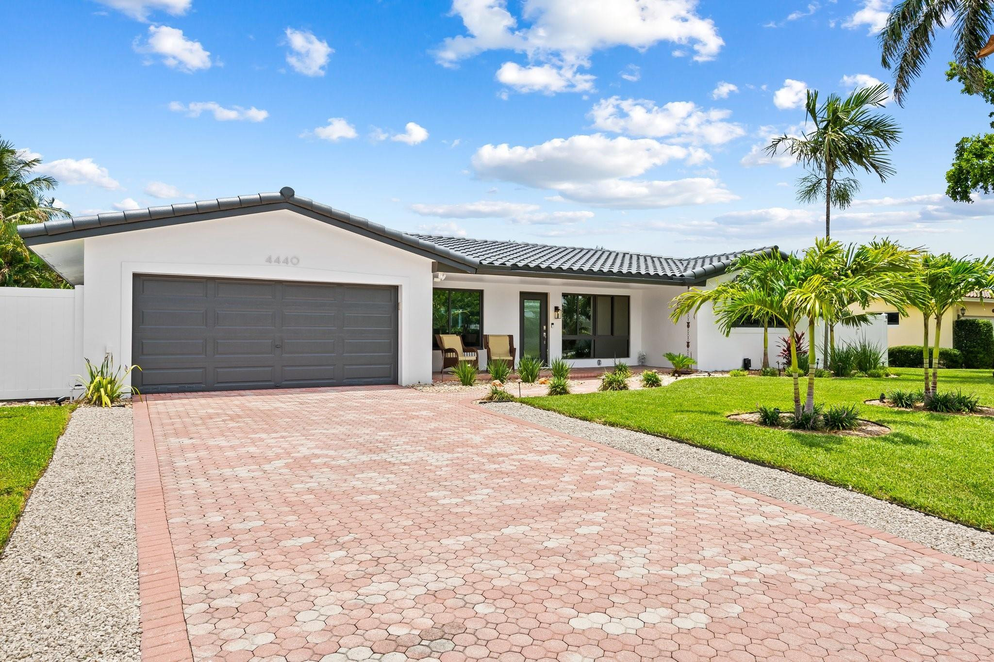 4440 NE 27th Ter