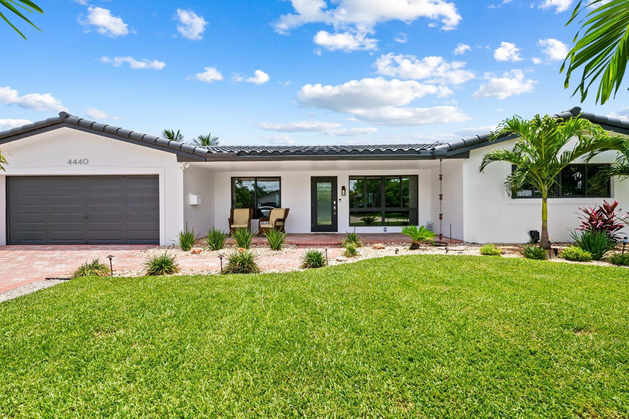 4440 NE 27th Ter